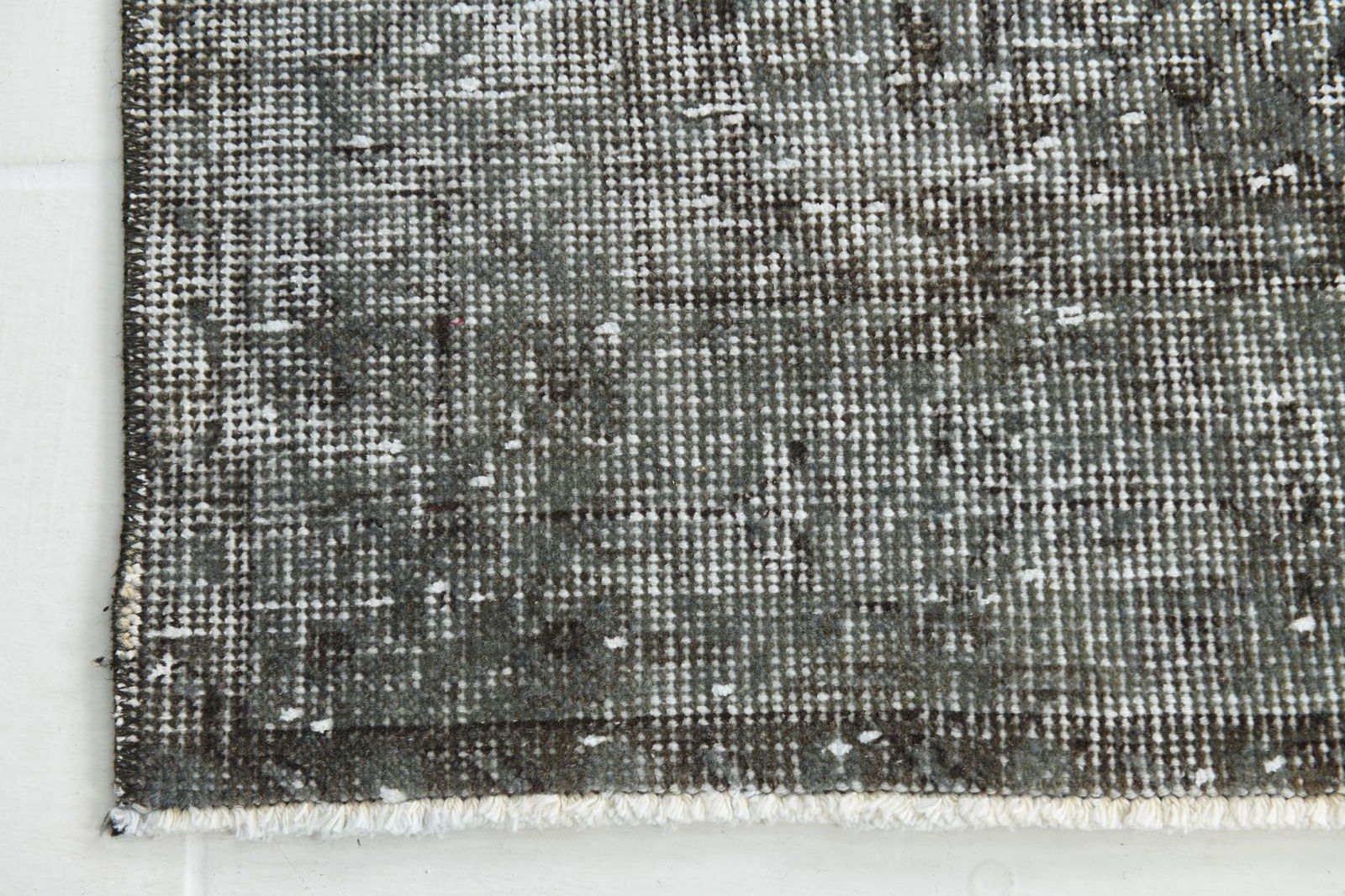 5'1'' x 8'1'' Handmade Vintage Wool Rug - 5047 - 12