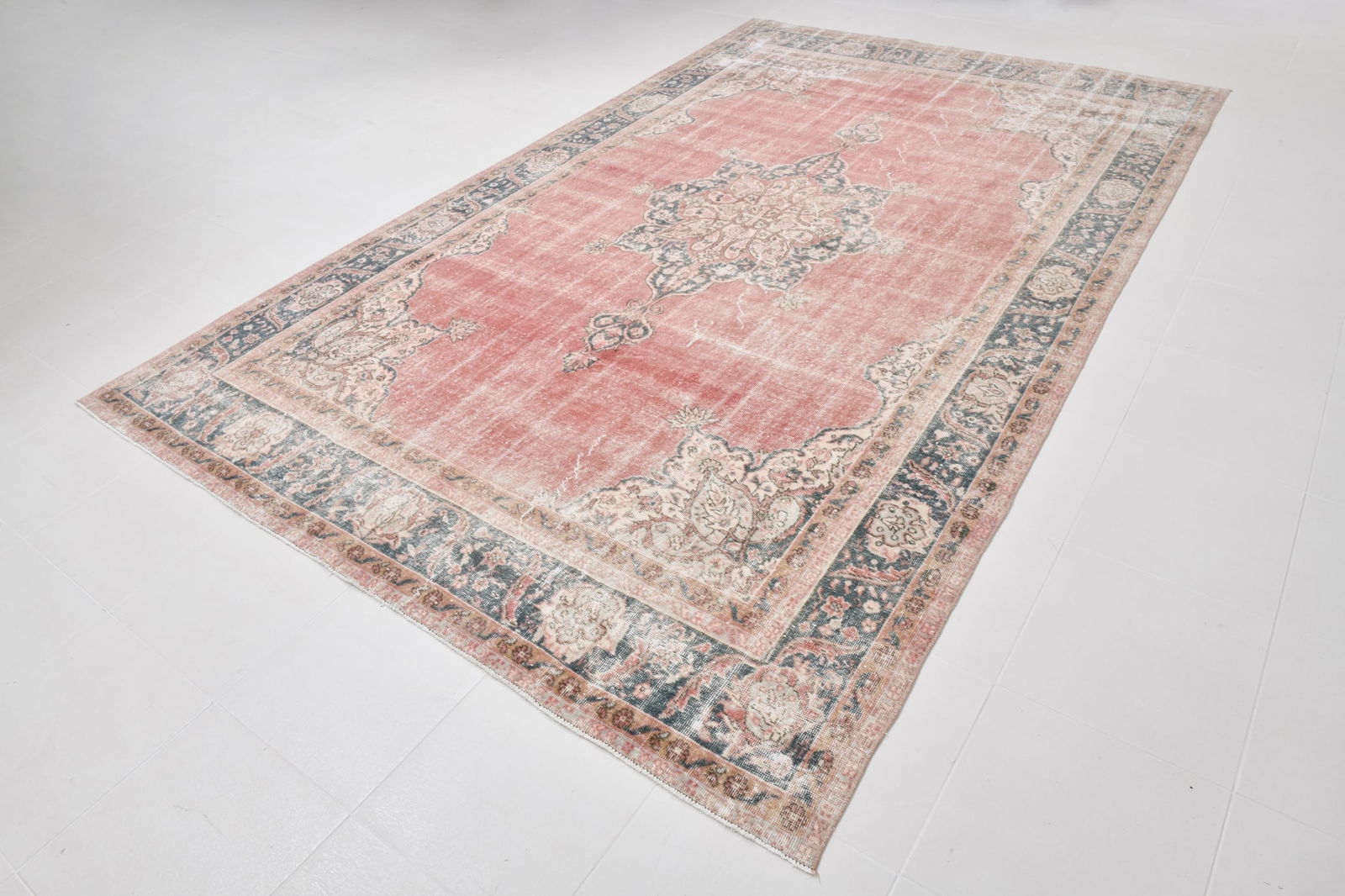 7'5'' x 12'0'' Handmade Vintage Wool Rug - 21709 - 18