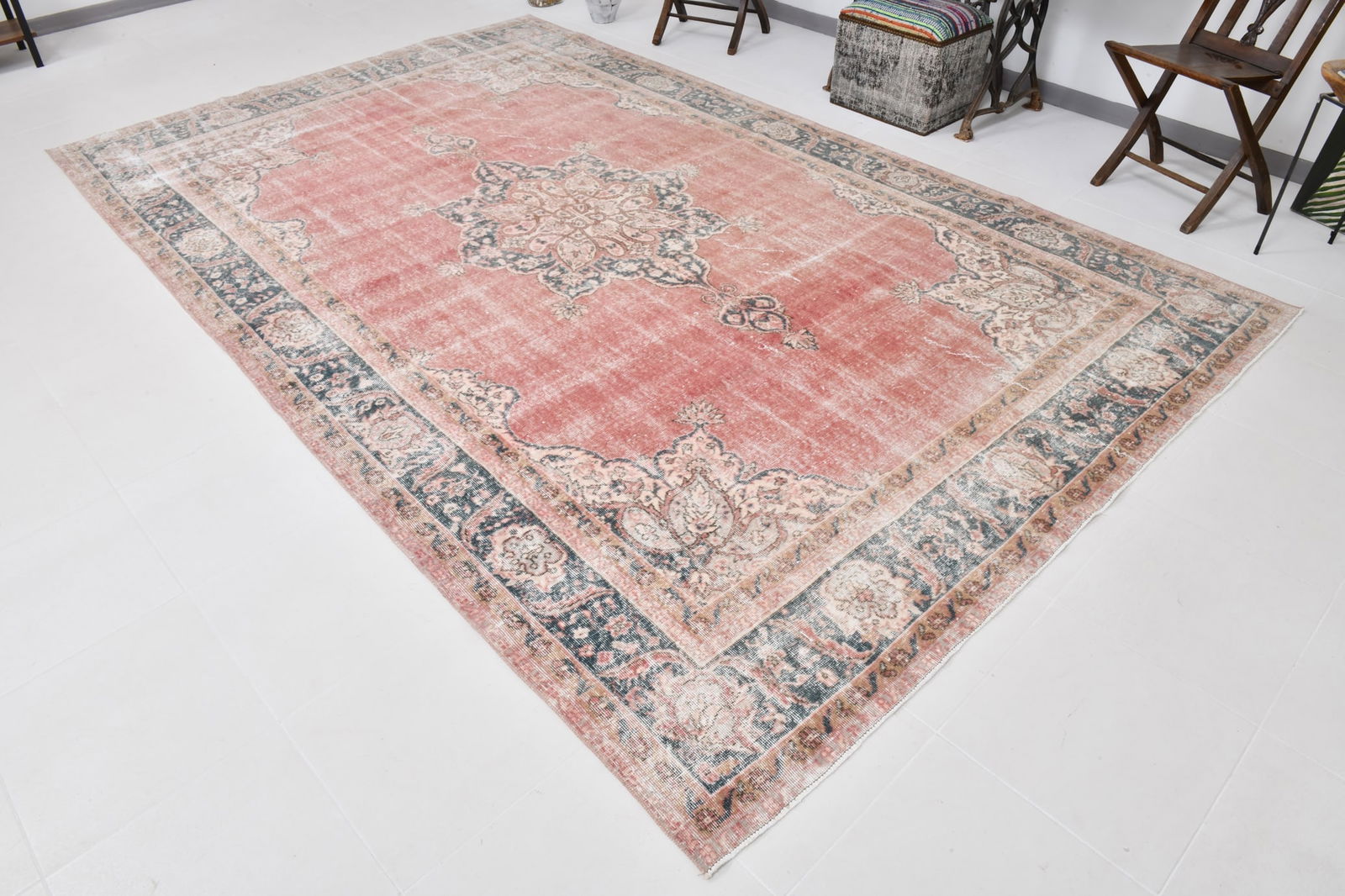 7'5'' x 12'0'' Handmade Vintage Wool Rug - 21709 - 4