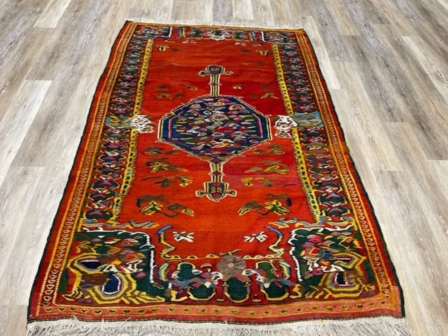 Antique Persian Senneh -Kurdistan Kilim rug-5118: Title:Antique Persian Senneh -Kurdistan Kilim rug-5118Description:Beautiful antique Senneh -Kurdistan Kilim from northwest Persian, size 4 ft. 5 inches by 6 ft. 6 inches, circa 1960.in excellent