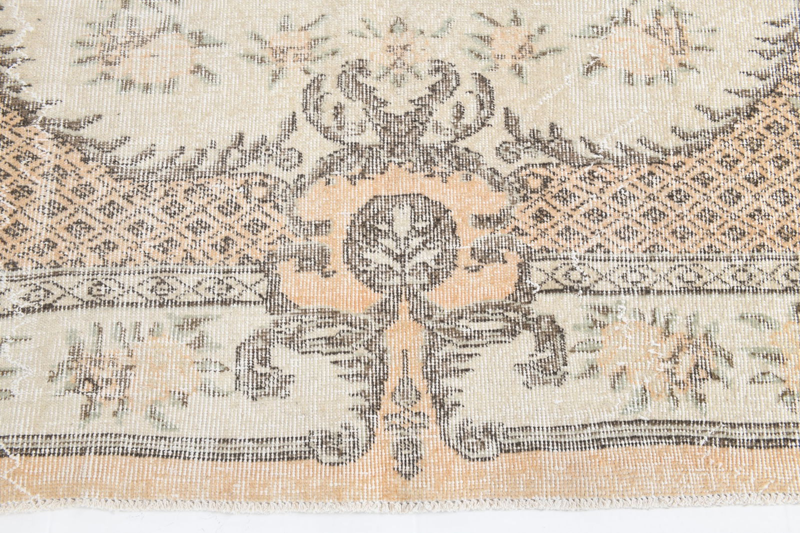 6'11'' x 10'3'' Handmade Vintage Wool Rug - 6874 - 14