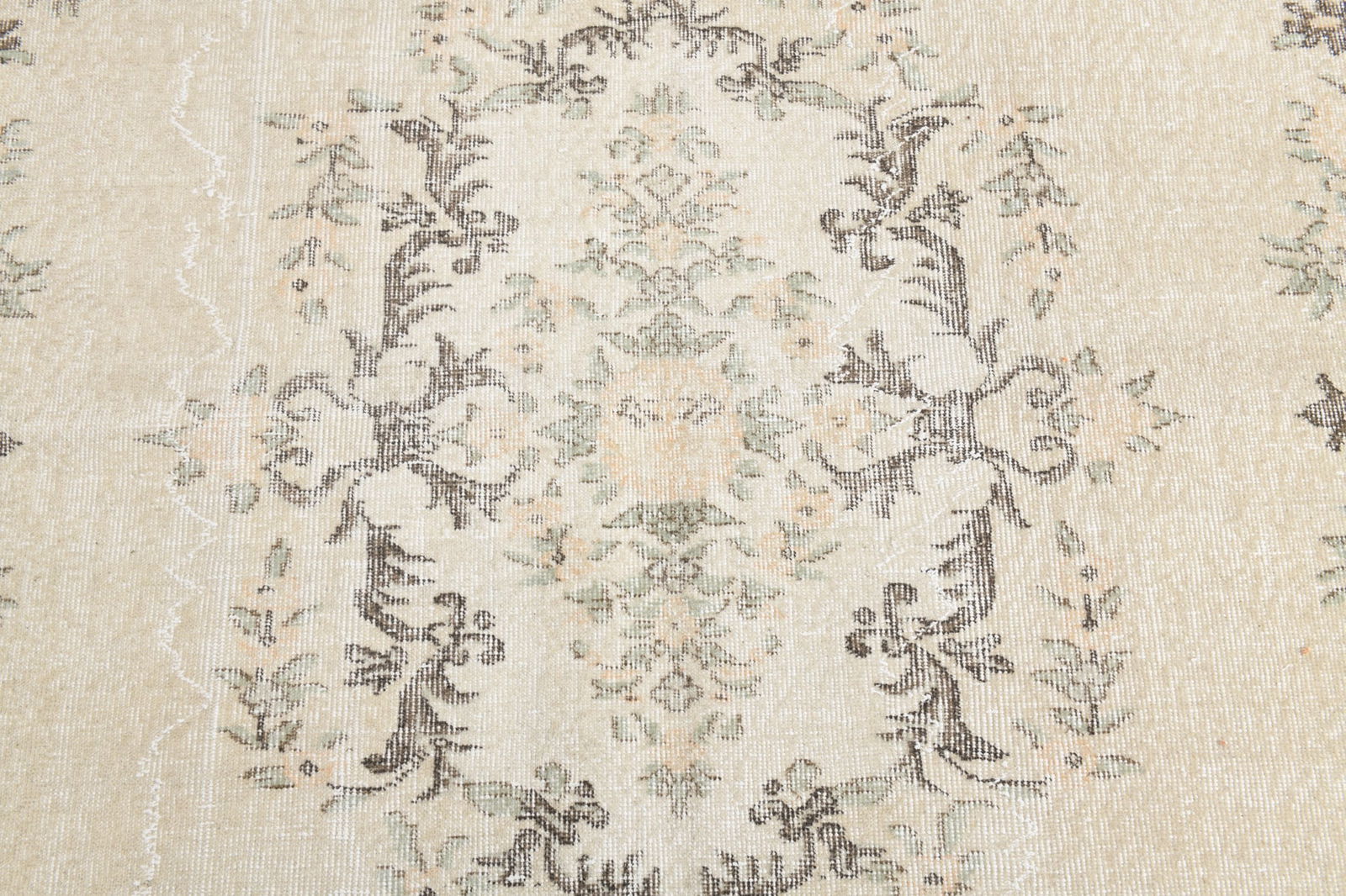 6'11'' x 10'3'' Handmade Vintage Wool Rug - 6874 - 8