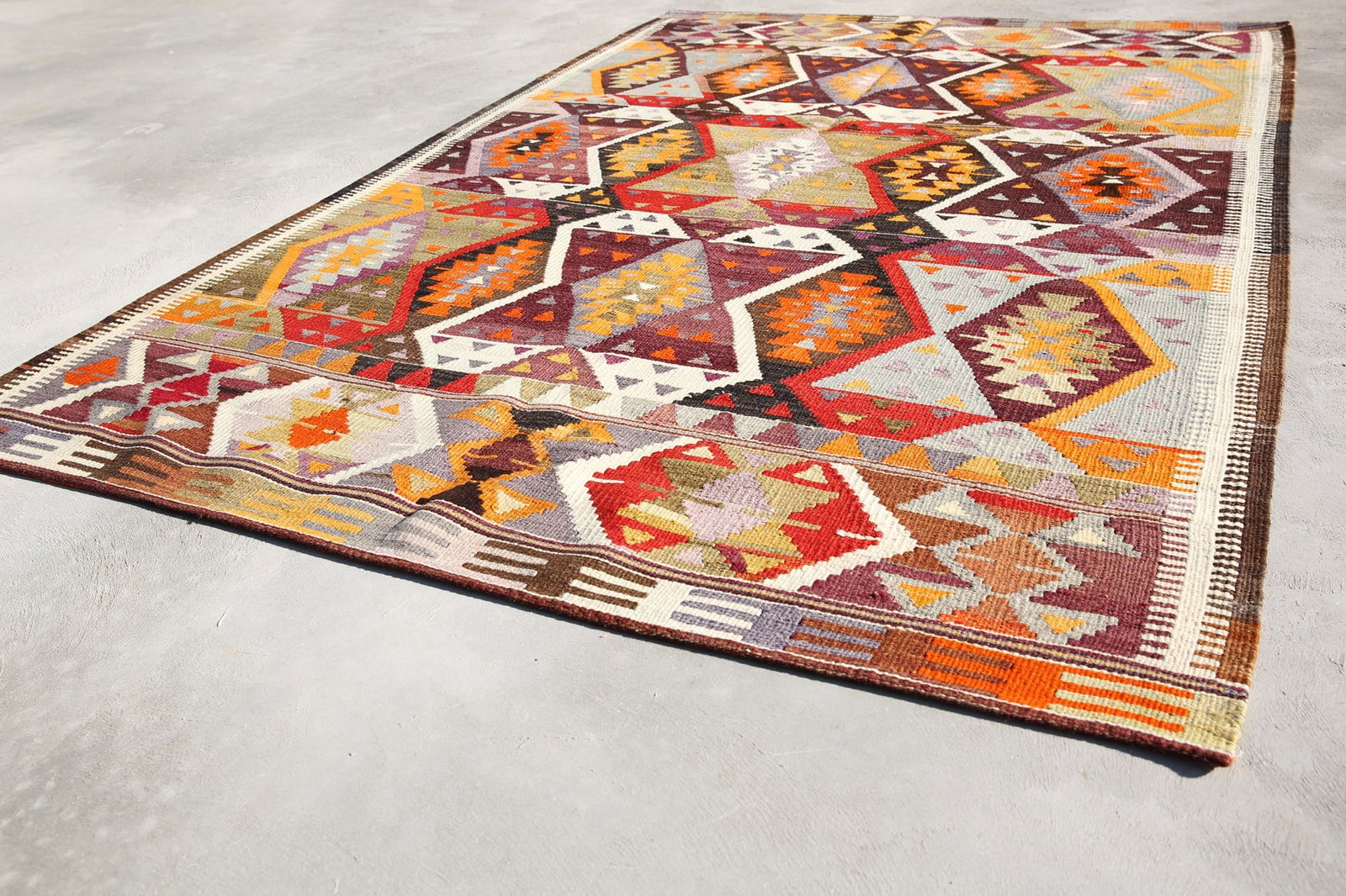 5'6'' x 8'9'' Turkish Vintage Runner Rug - 2131 - 12