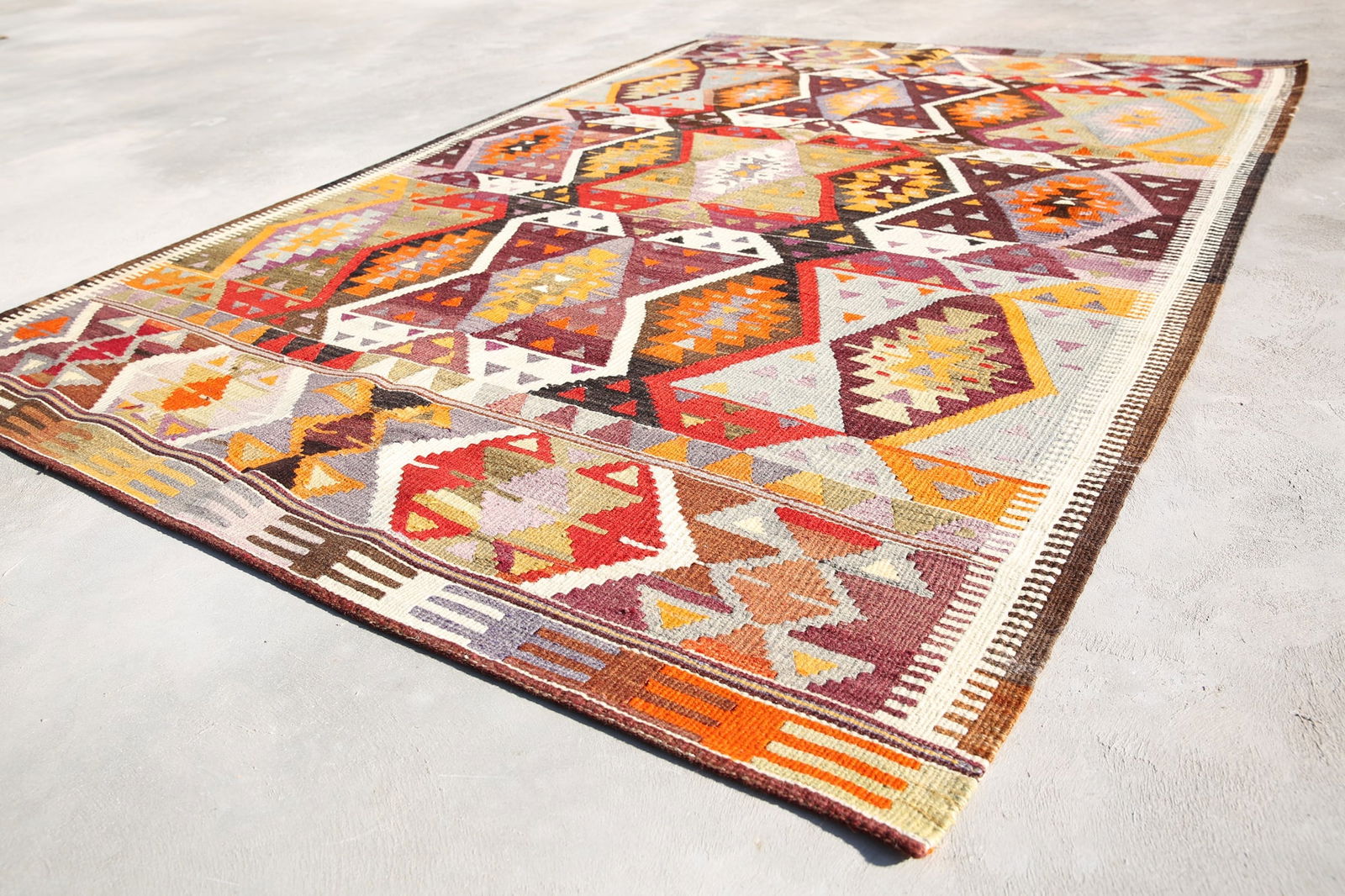 5'6'' x 8'9'' Turkish Vintage Runner Rug - 2131 - 13