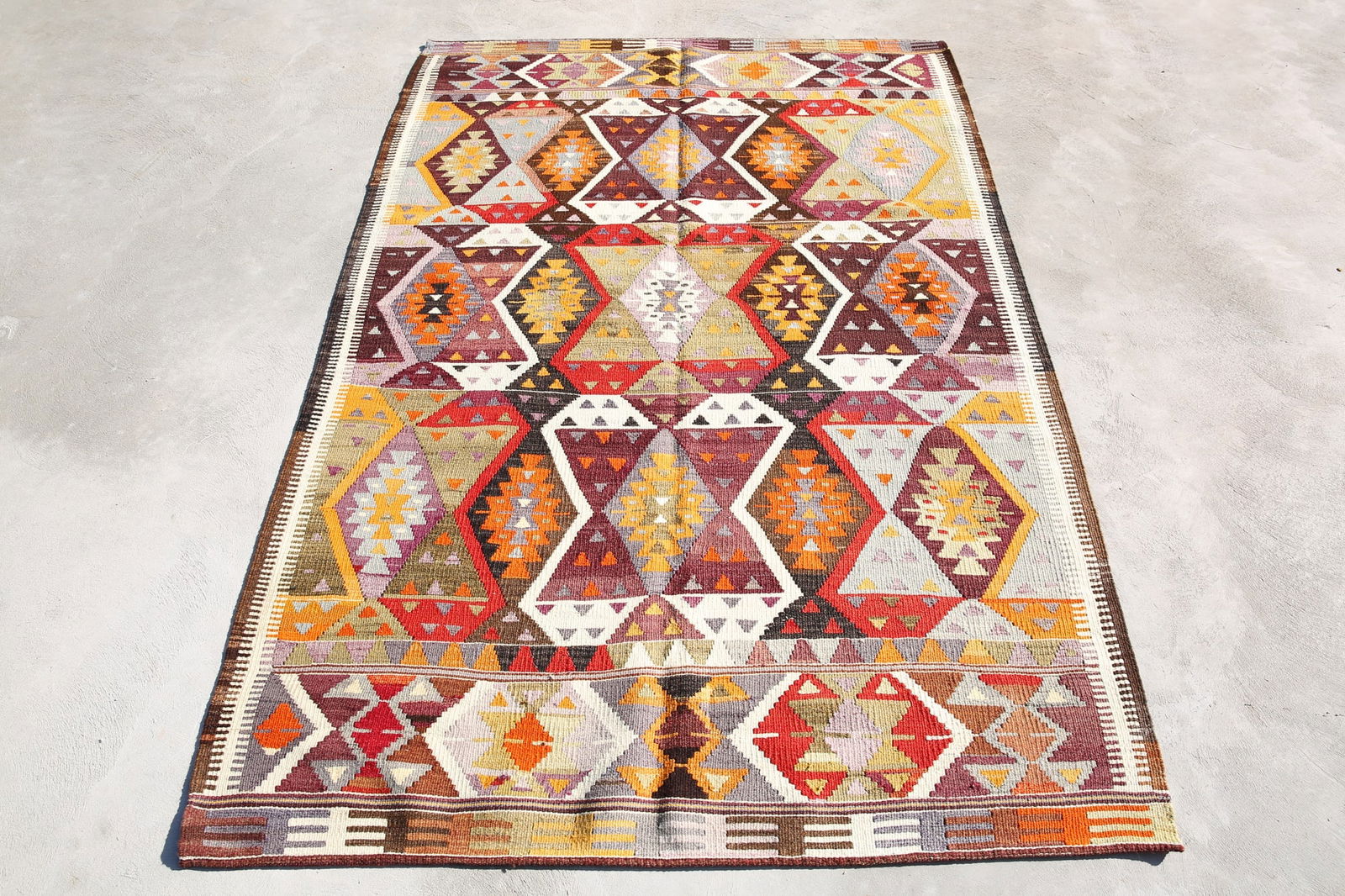 5'6'' x 8'9'' Turkish Vintage Runner Rug - 2131: Title: 5'6'' x 8'9'' Turkish Vintage Runner Rug - 2131 Description:5'6'' x 8'9'' Turkish Vintage Runner Rug - 2131 Origin:Turkiye Date/Period:1960-90 Materials:Wool,Cotton Dimension:5'6''x8'9'' ft, 16