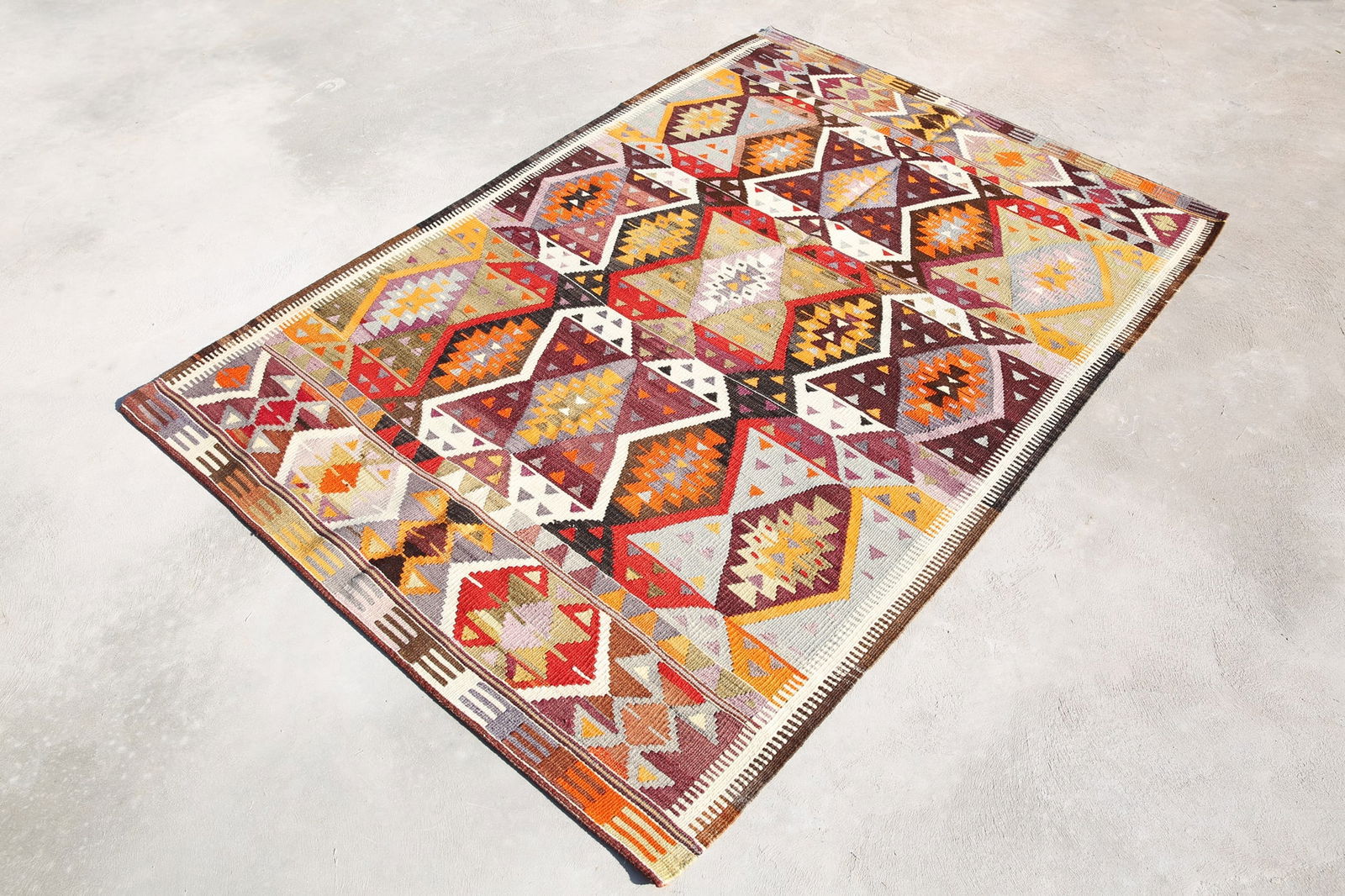 5'6'' x 8'9'' Turkish Vintage Runner Rug - 2131 - 2