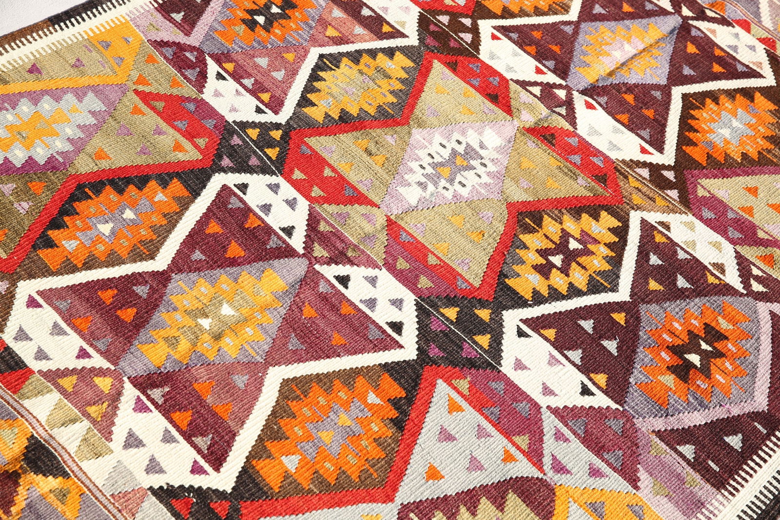 5'6'' x 8'9'' Turkish Vintage Runner Rug - 2131 - 3