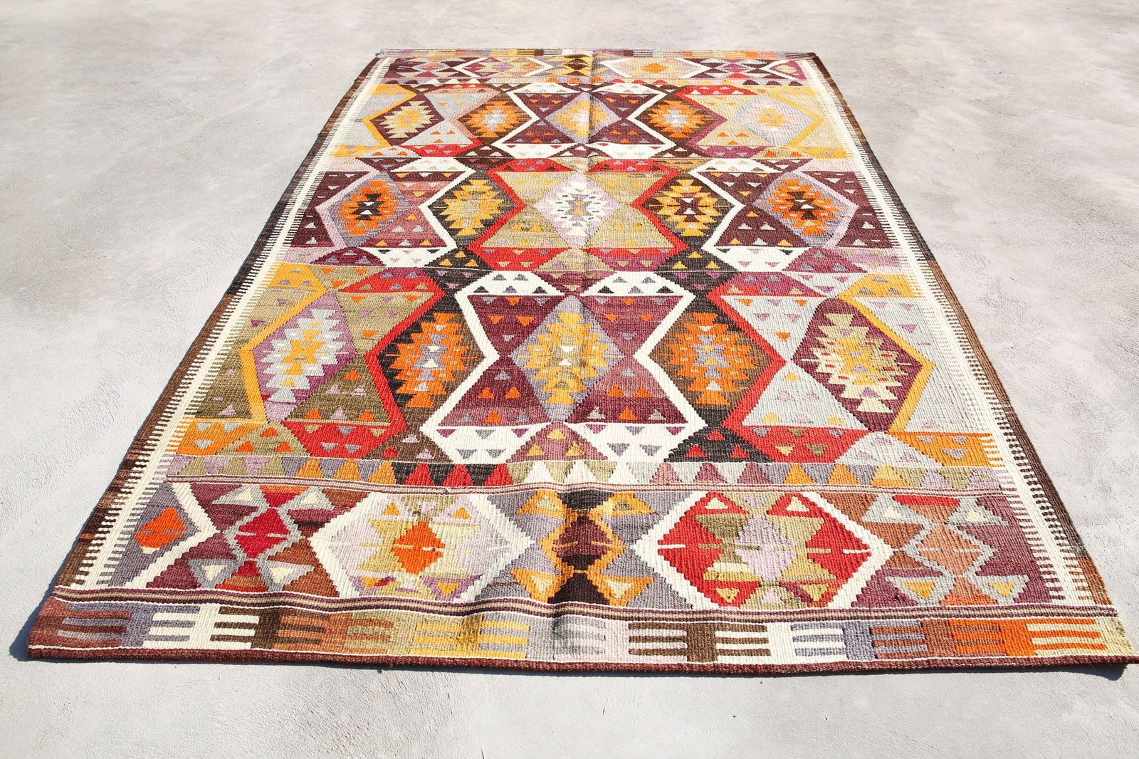 5'6'' x 8'9'' Turkish Vintage Runner Rug - 2131 - 7