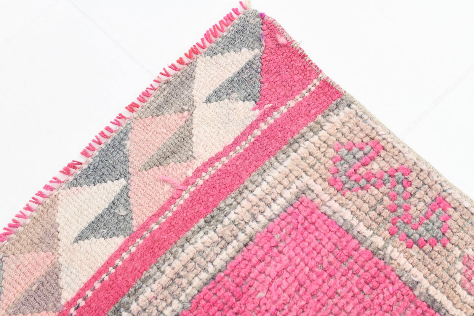 3'2'' x 11'4'' Unique Handmade Vintage Rug - 6818 - 13