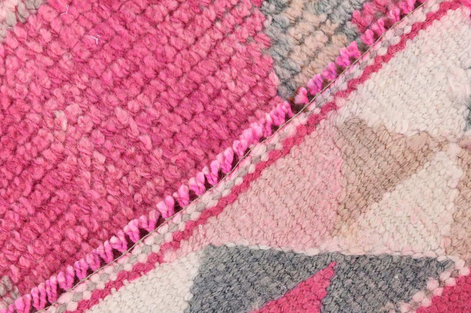 3'2'' x 11'4'' Unique Handmade Vintage Rug - 6818 - 19