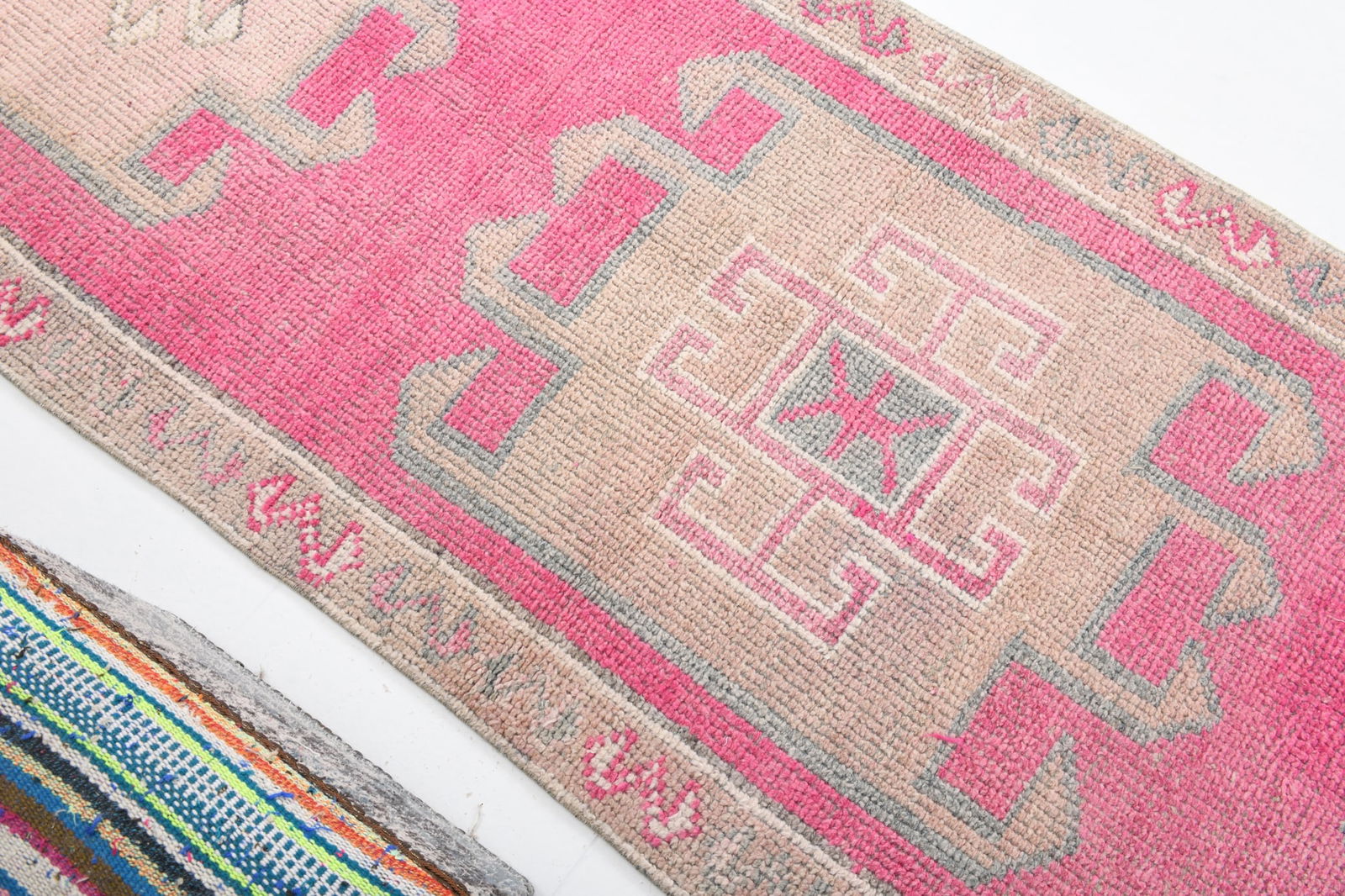 3'2'' x 11'4'' Unique Handmade Vintage Rug - 6818 - 8