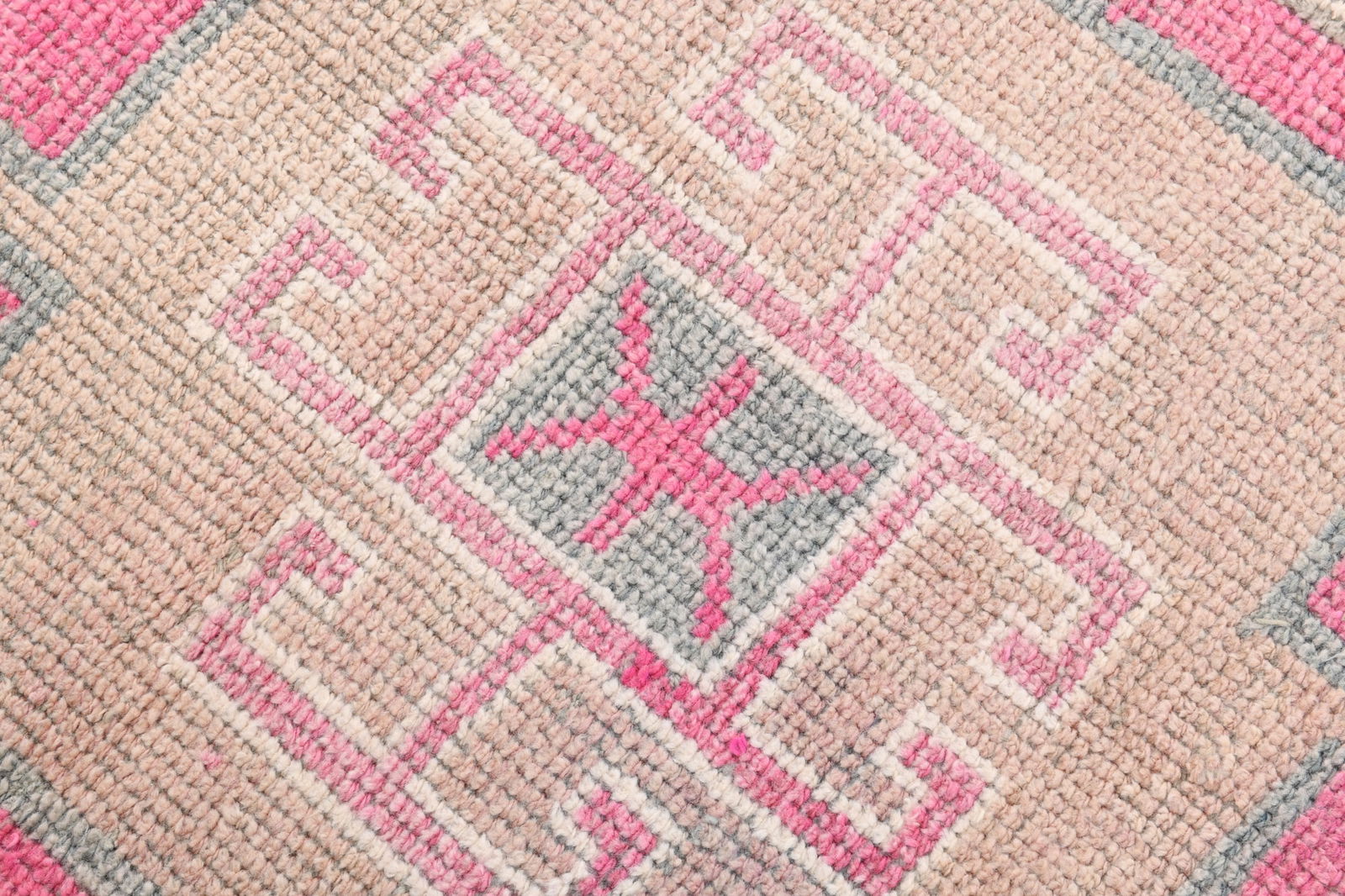 3'2'' x 11'4'' Unique Handmade Vintage Rug - 6818 - 9