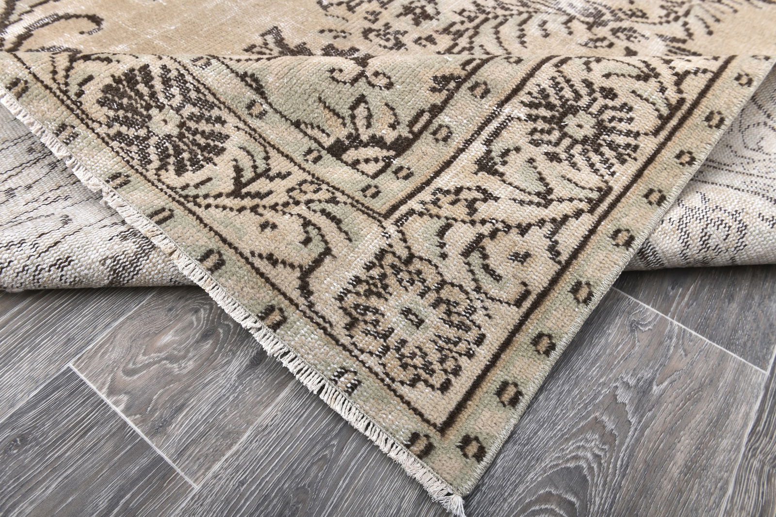 5'10'' x 9'3'' Handmade Vintage Wool Rug - 243814 - 12