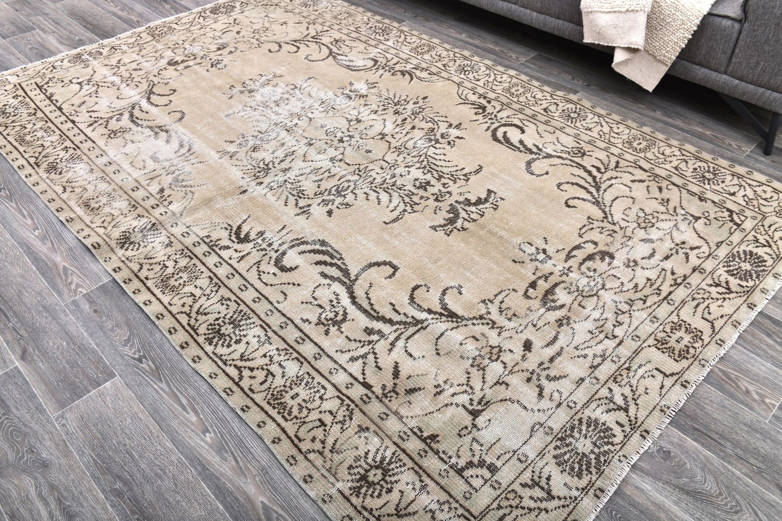 5'10'' x 9'3'' Handmade Vintage Wool Rug - 243814 - 2