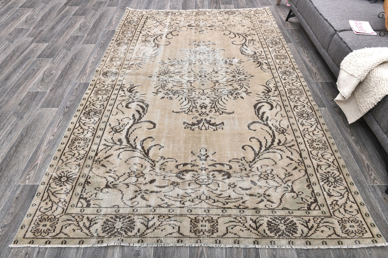 5'10'' x 9'3'' Handmade Vintage Wool Rug - 243814 - 3