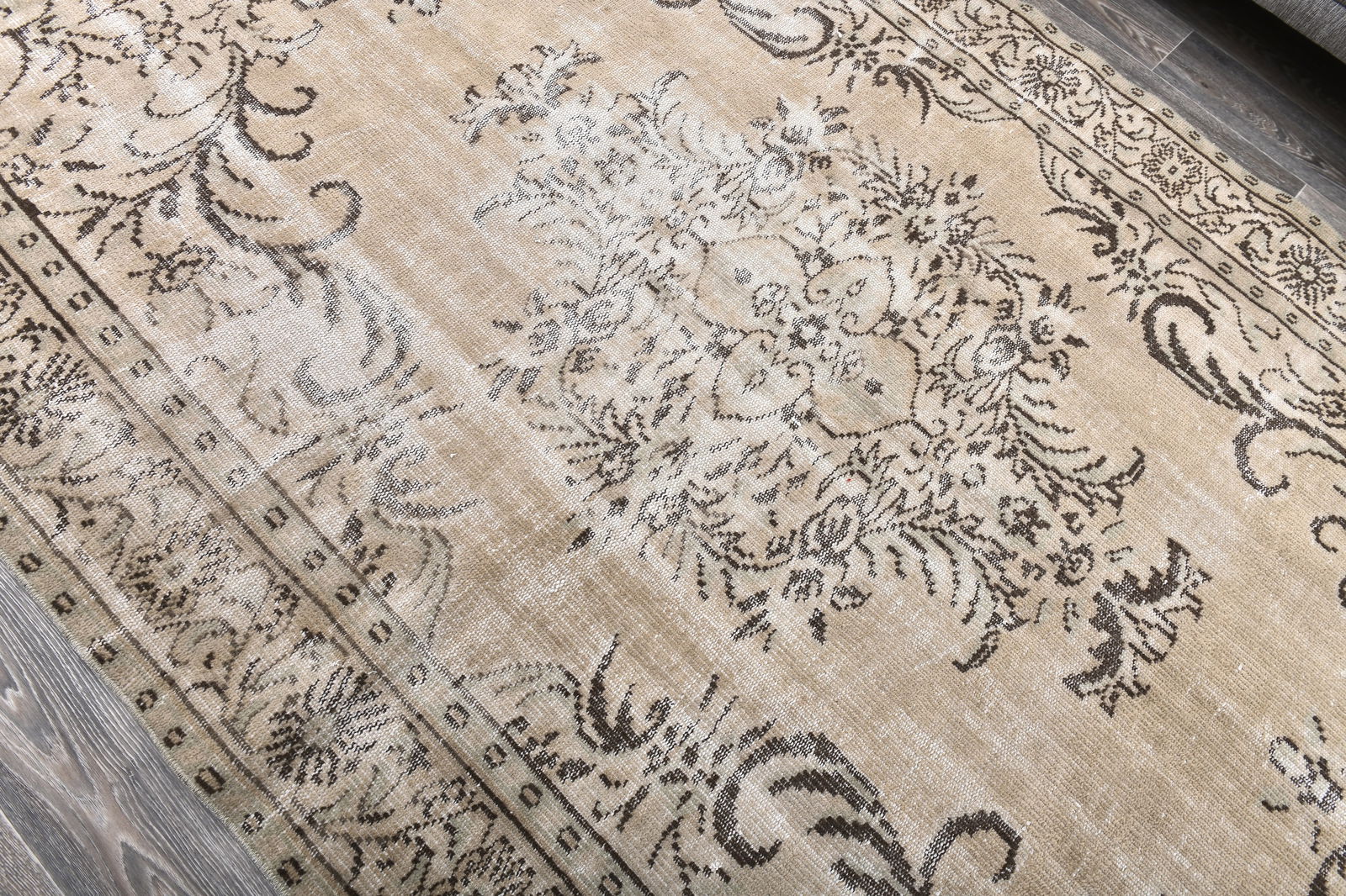 5'10'' x 9'3'' Handmade Vintage Wool Rug - 243814 - 4