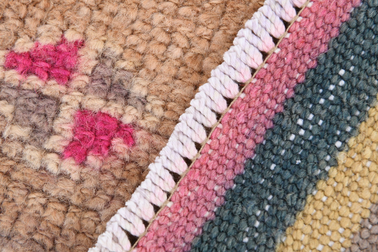 2'9'' x 11'10'' Handmade Vintage Wool Rug - 6970 - 18