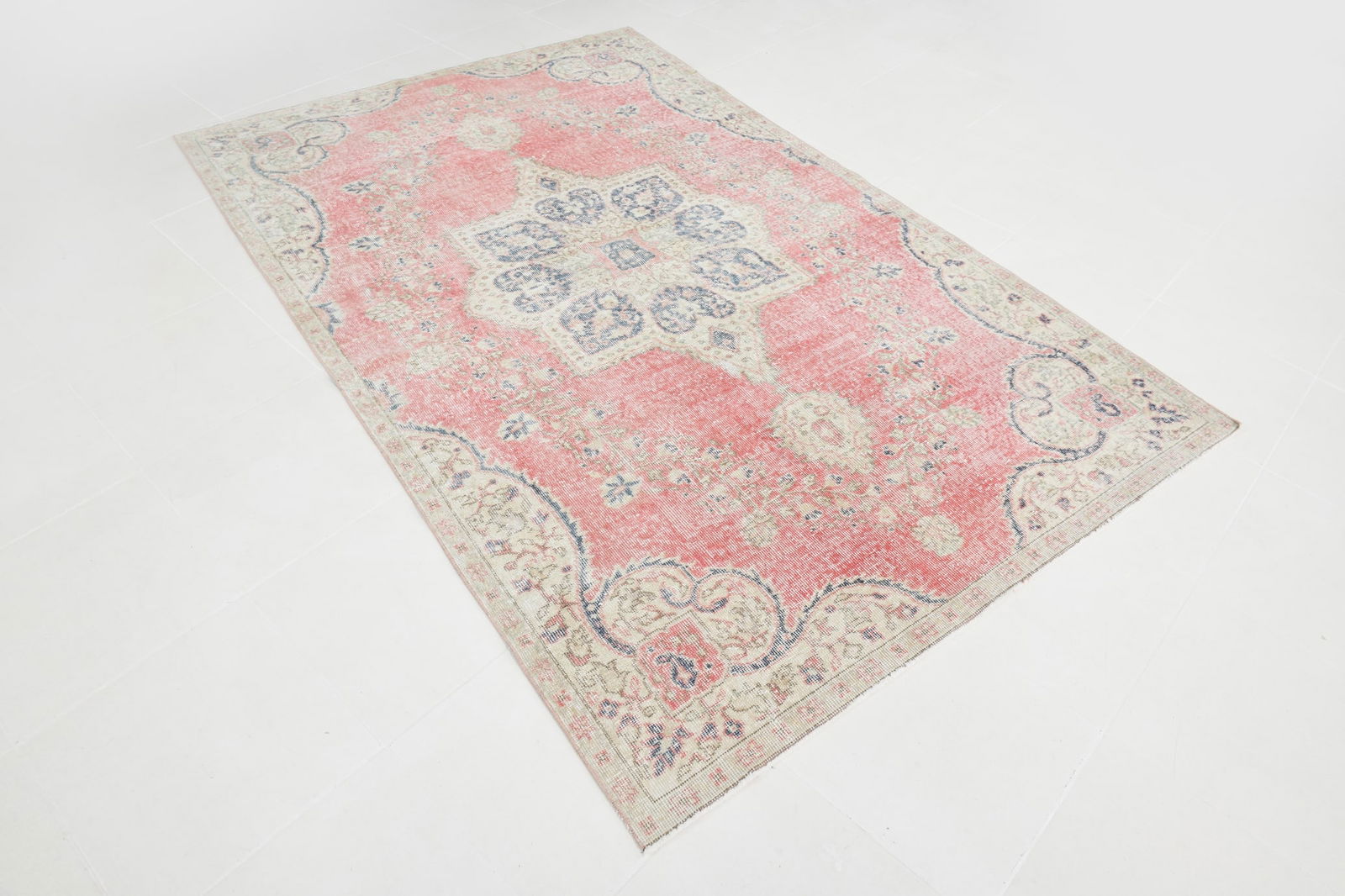 5'2'' x 7'11'' Handmade Vintage Wool Rug - 20489 - 17