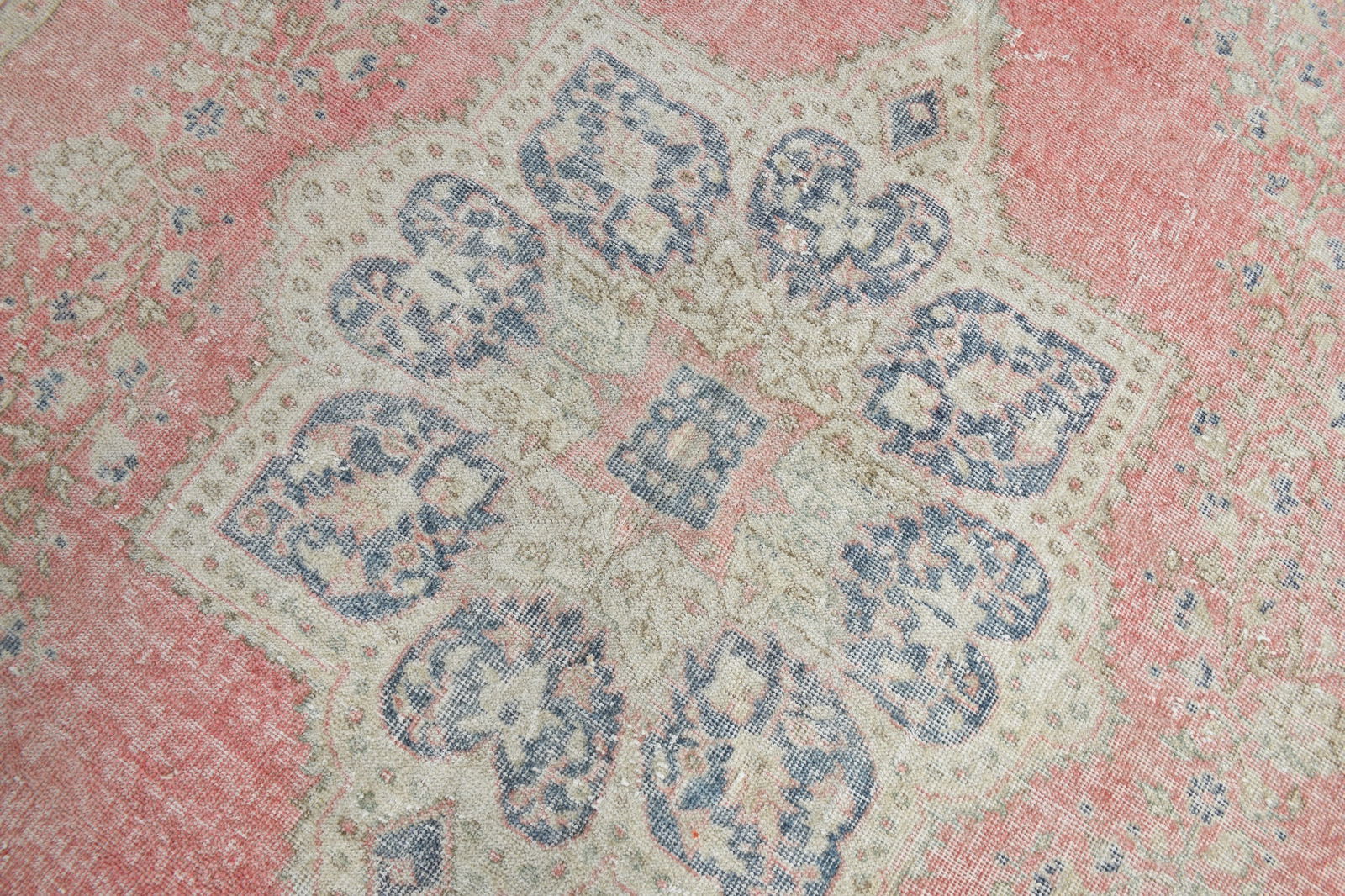 5'2'' x 7'11'' Handmade Vintage Wool Rug - 20489 - 6