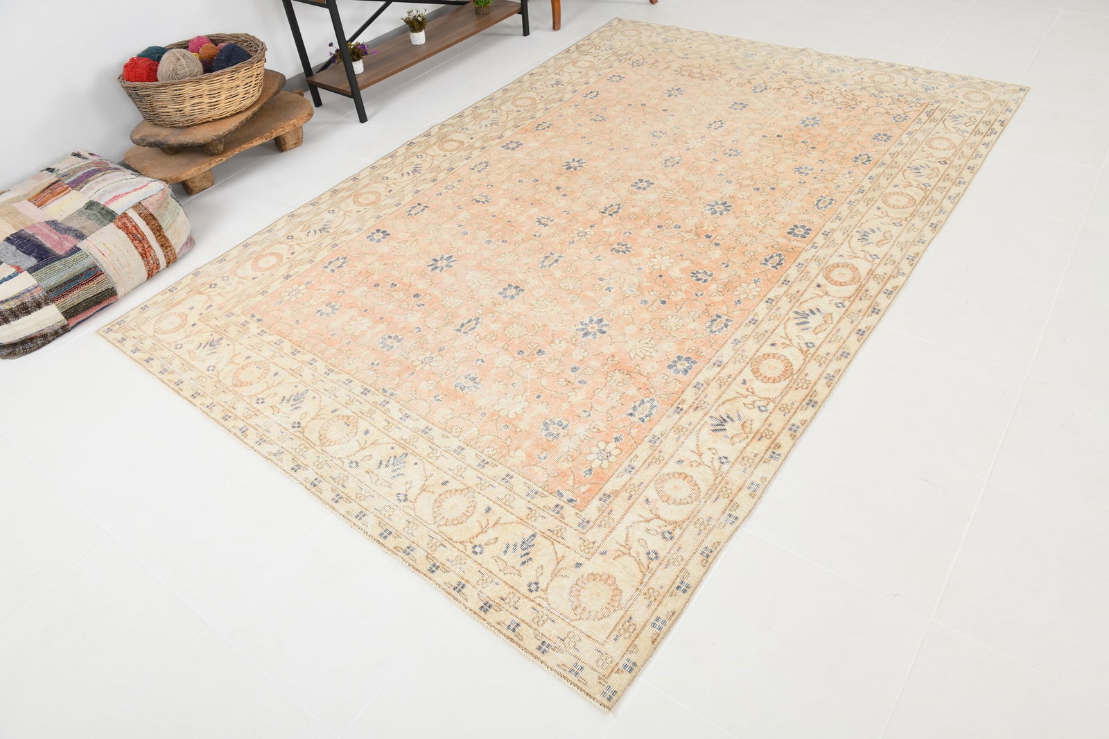 6'6'' x 10'0'' Handmade Vintage Wool Rug - 19070 - 4