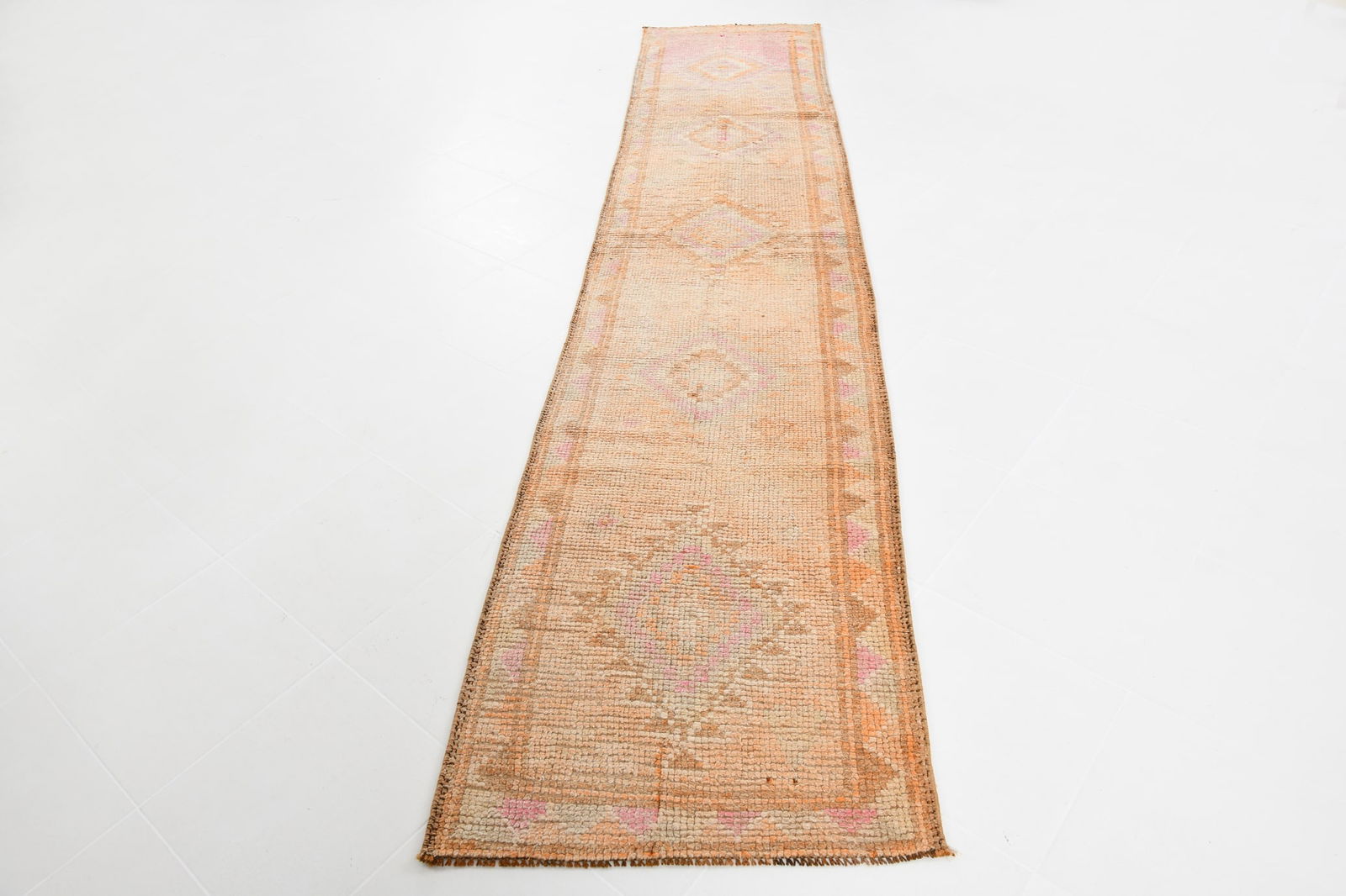 2'8'' x 13'2'' Turkish Vintage Runner Rug - 17961 - 17