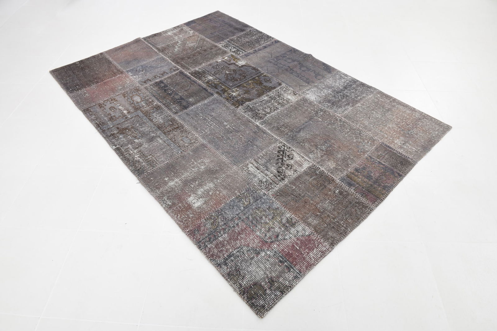 5'4'' x 7'9'' Handmade Vintage Wool Patchwork Rug - 313 - 17