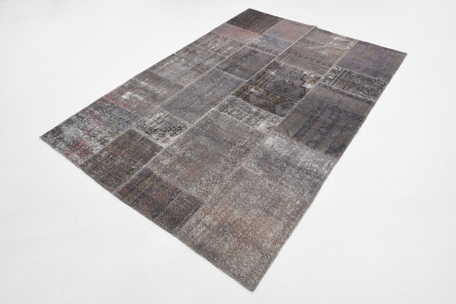 5'4'' x 7'9'' Handmade Vintage Wool Patchwork Rug - 313 - 18