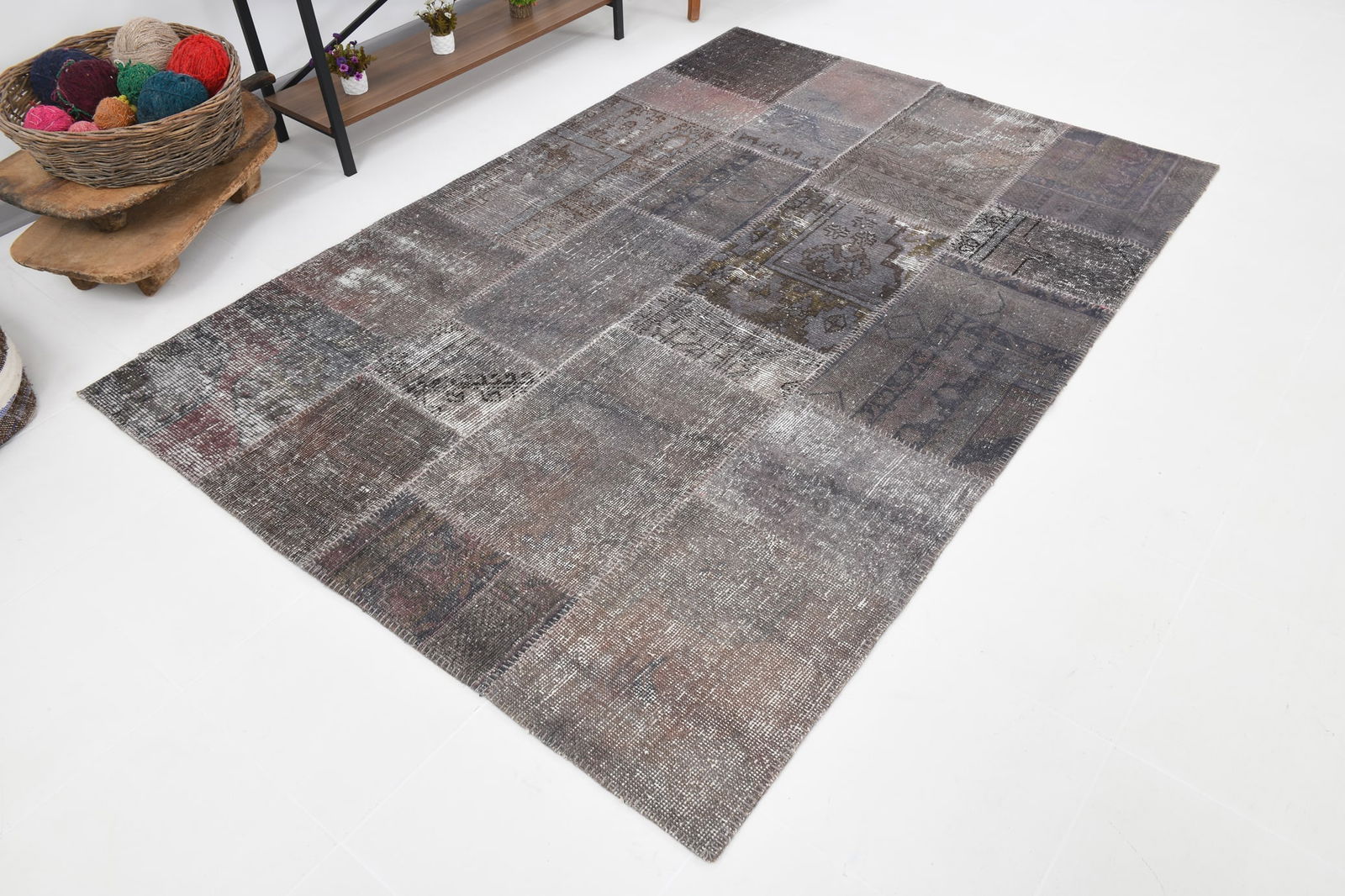 5'4'' x 7'9'' Handmade Vintage Wool Patchwork Rug - 313 - 4