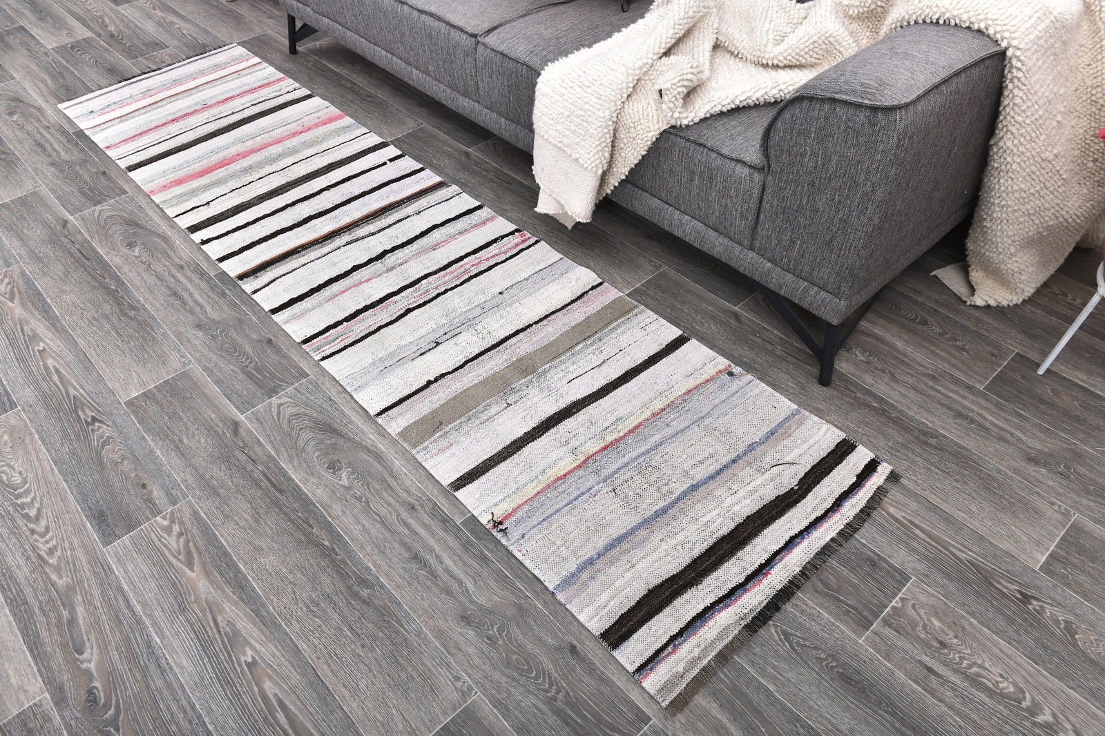 2'1'' x 8'9'' Handmade Vintage Wool Patchwork Rug - 241827 - 2