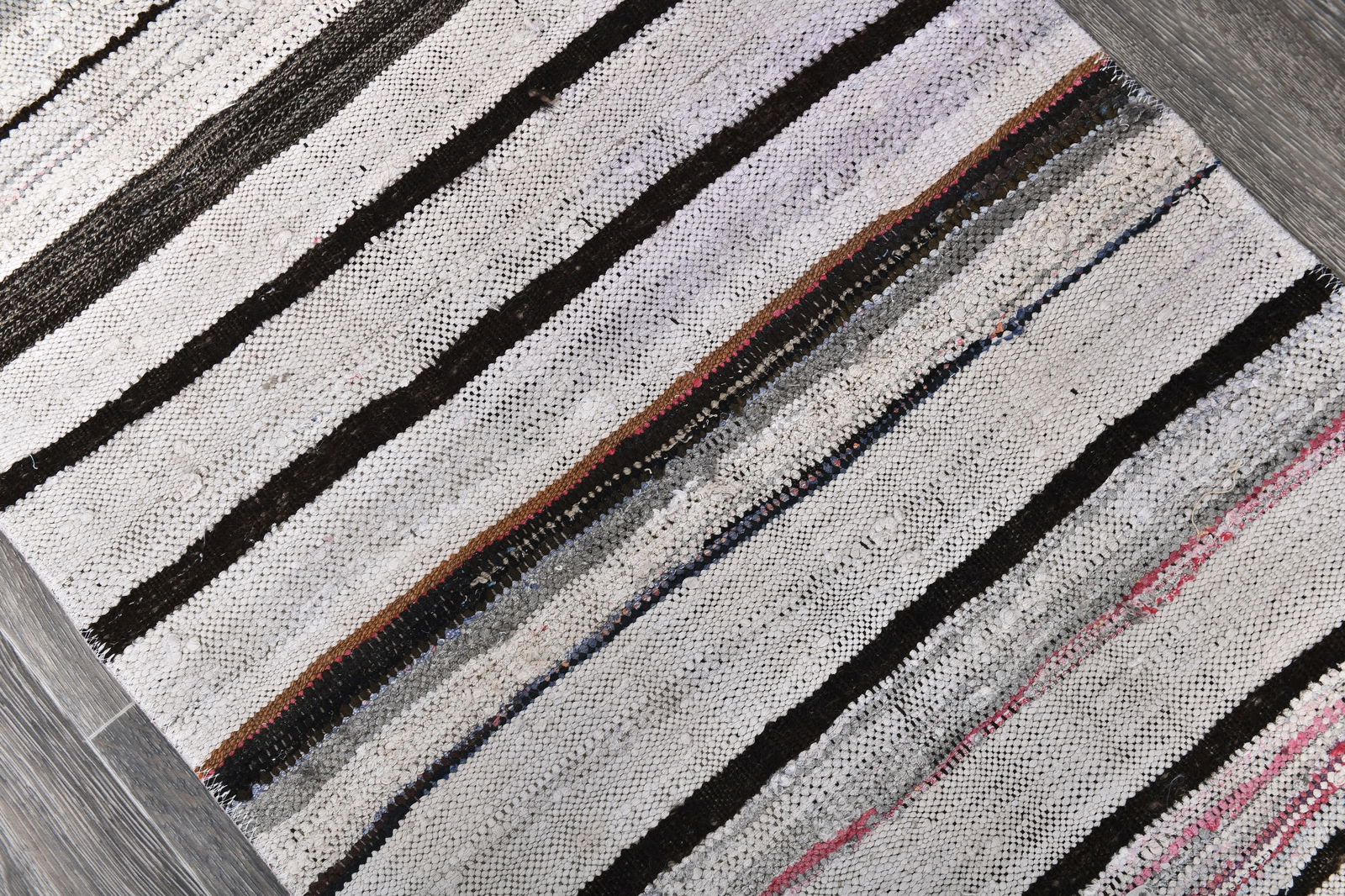 2'1'' x 8'9'' Handmade Vintage Wool Patchwork Rug - 241827 - 4