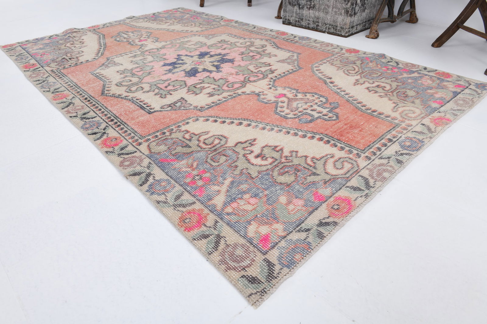 4'1'' x 6'10'' Handmade Vintage Wool Rug - 6787 - 7