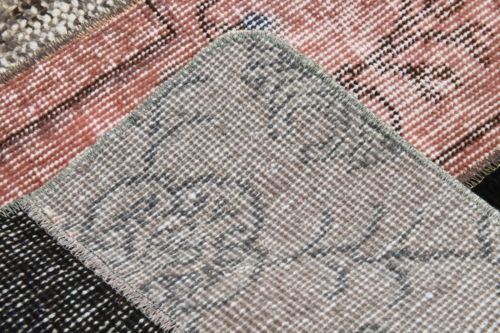 1'9'' x 3'7'' Decorative Vintage Rug - 22664 - 11