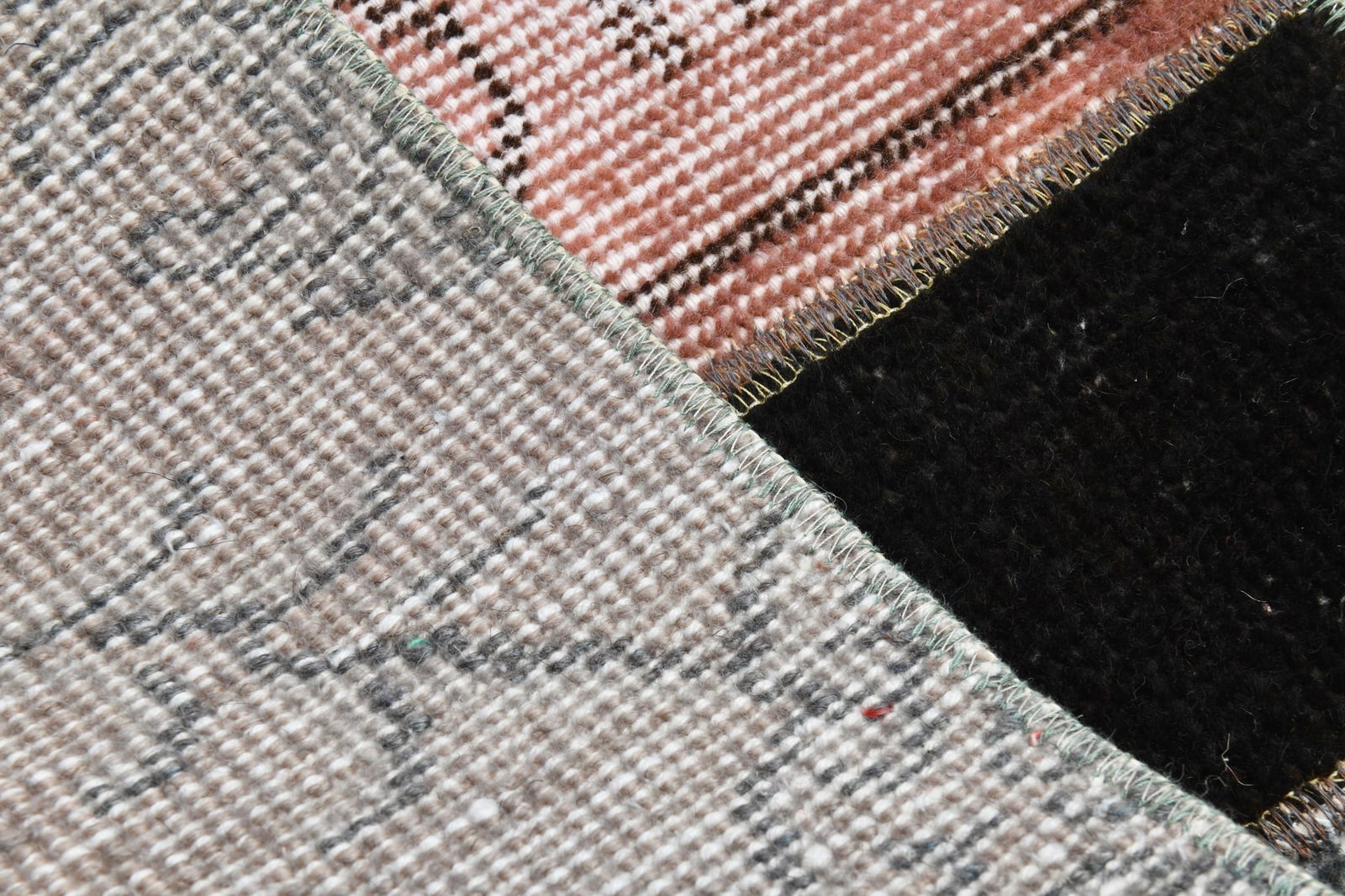 1'9'' x 3'7'' Decorative Vintage Rug - 22664 - 12