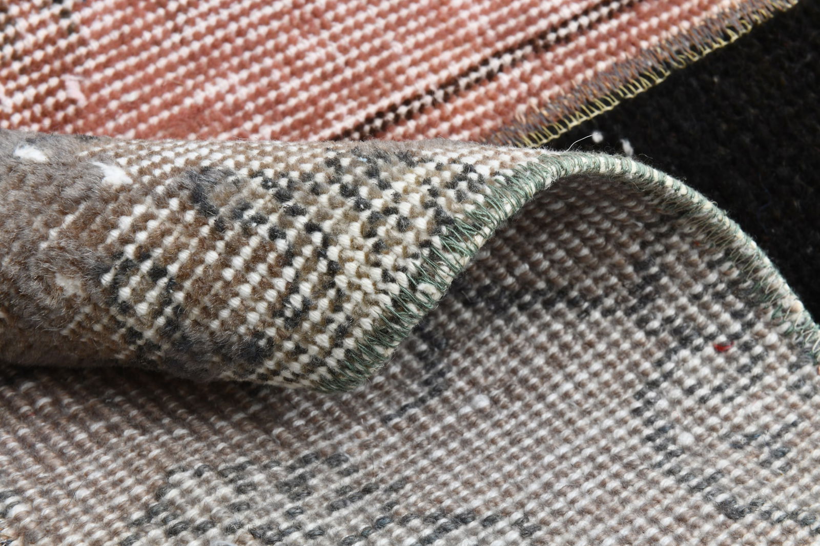 1'9'' x 3'7'' Decorative Vintage Rug - 22664 - 13