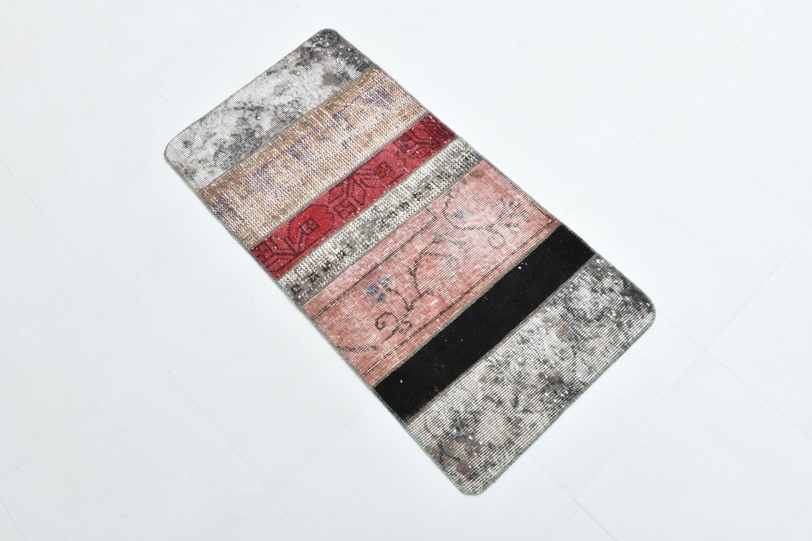 1'9'' x 3'7'' Decorative Vintage Rug - 22664 - 16