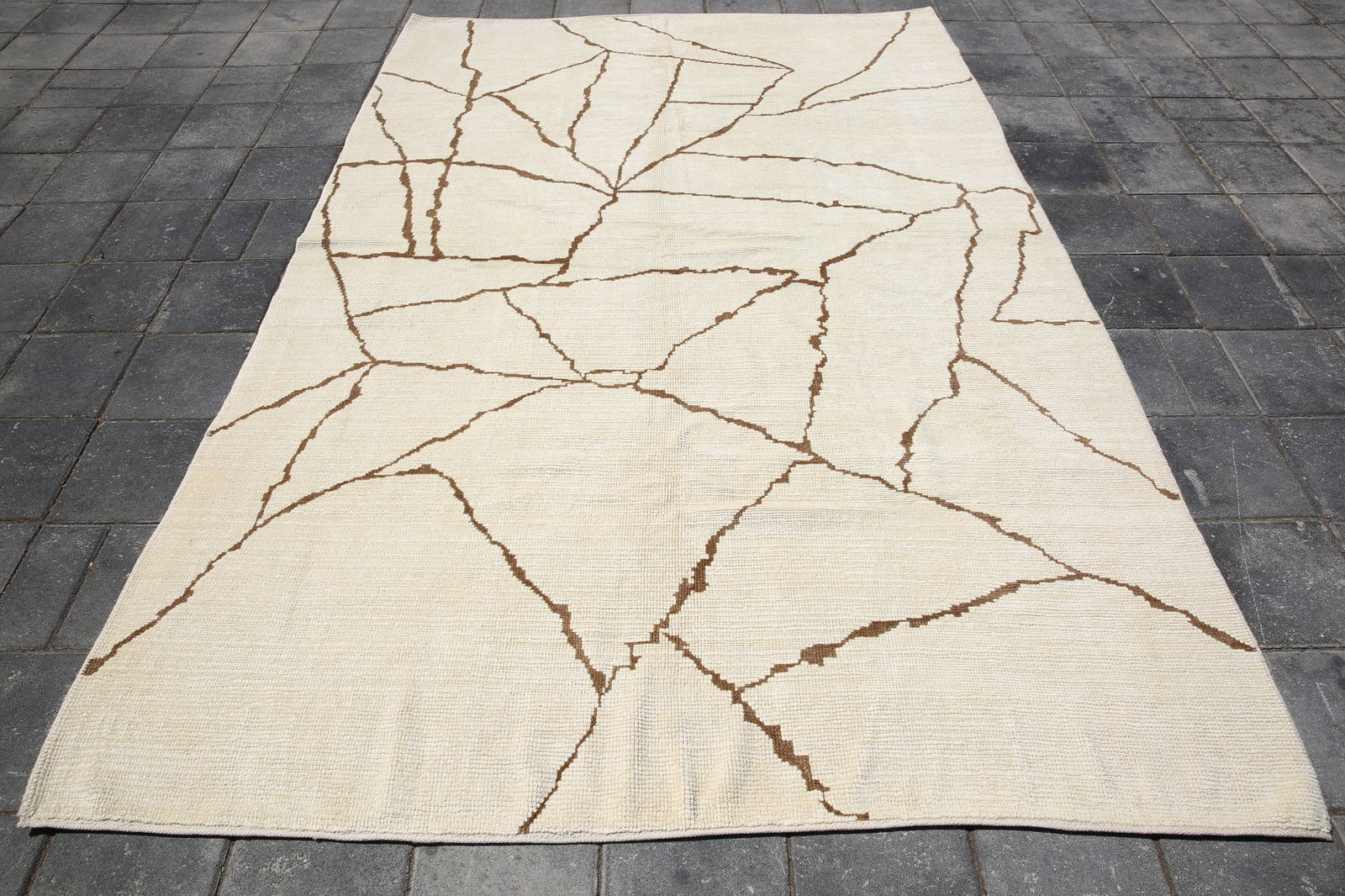 2'10'' x 11'2'' Turkish Vintage Runner Rug - 1988: Title: 2'10'' x 11'2'' Turkish Vintage Runner Rug - 1988 Description:2'10'' x 11'2'' Turkish Vintage Runner Rug - 1988 Origin:Turkiye Date/Period:1960-90 Materials:Wool,Cotton Dimension:2'10''x11'2''