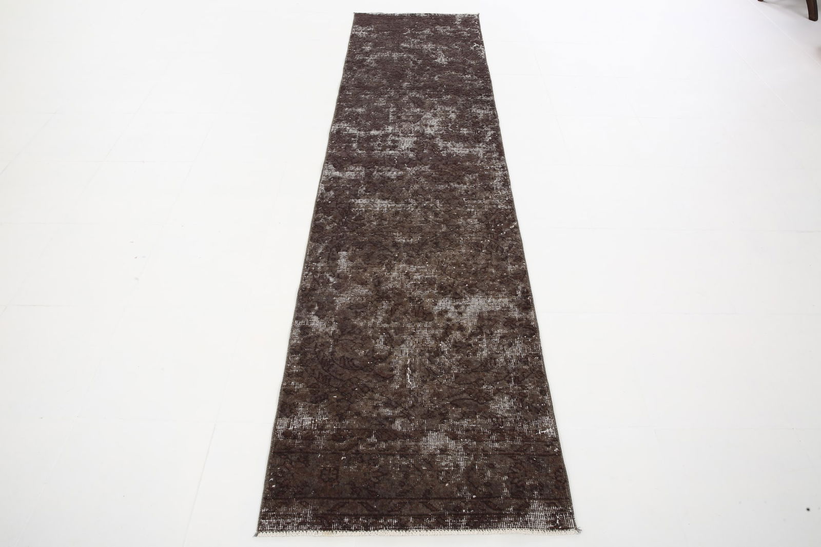 2'6'' x 10'1'' Turkish Vintage Runner Rug - 5844 - 2