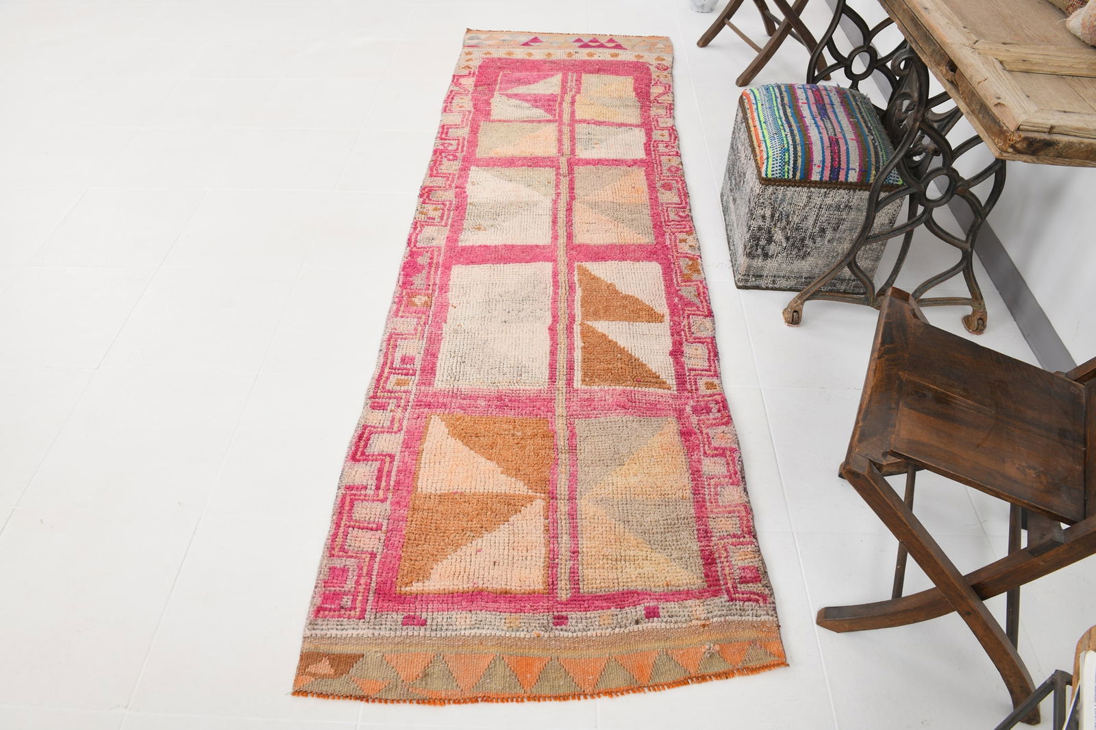 2'9'' x 9'4'' Handmade Vintage Wool Rug - 20477 - 5