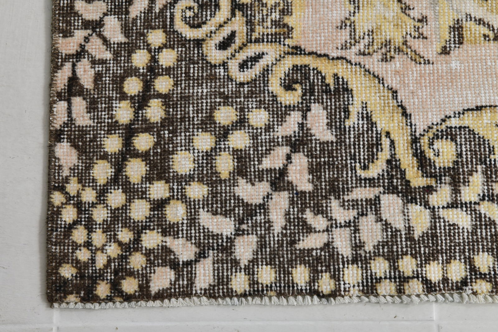 5'8'' x 9'1'' Turkish Vintage Runner Rug - 21653 - 11