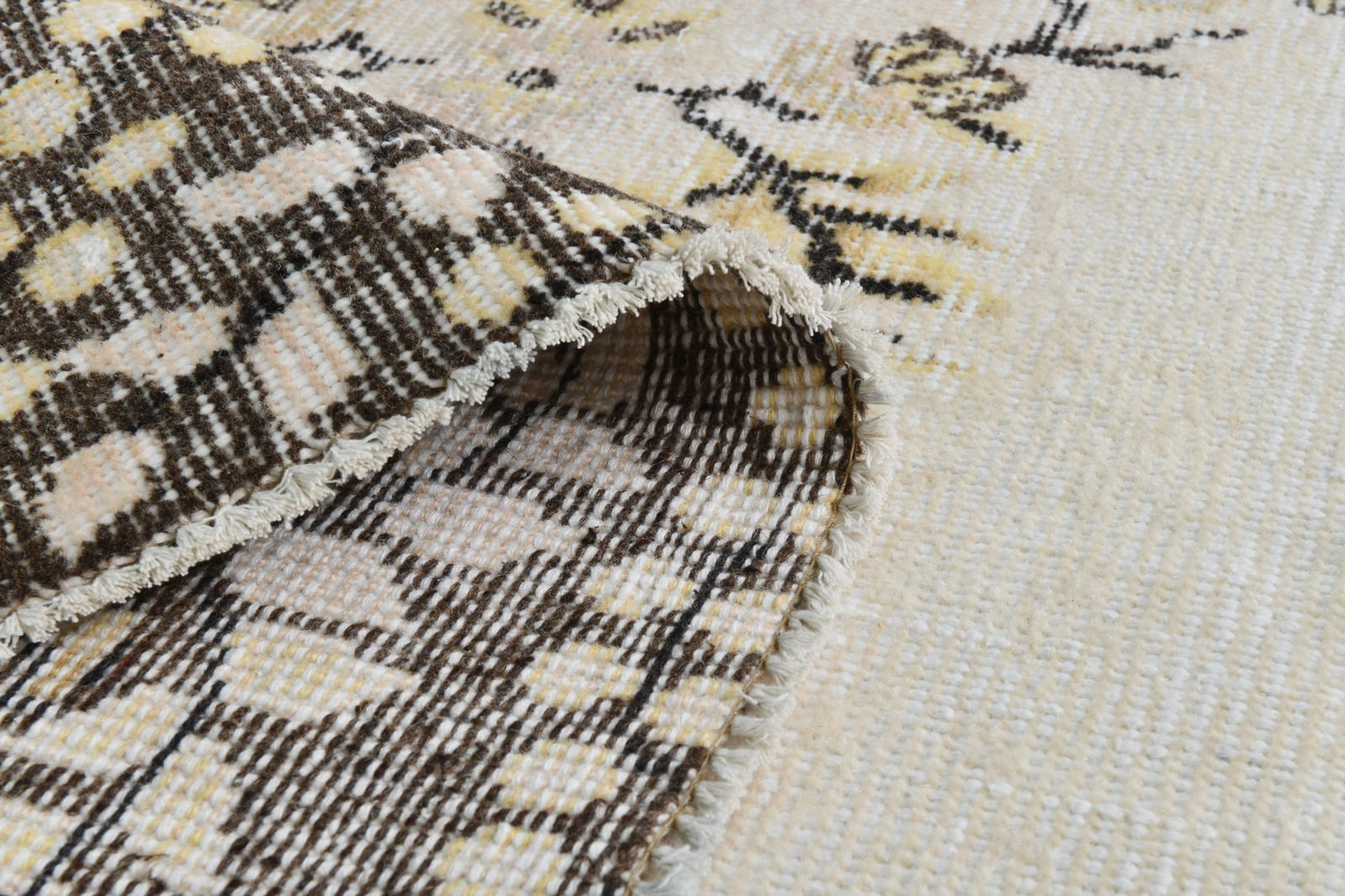 5'8'' x 9'1'' Turkish Vintage Runner Rug - 21653 - 13