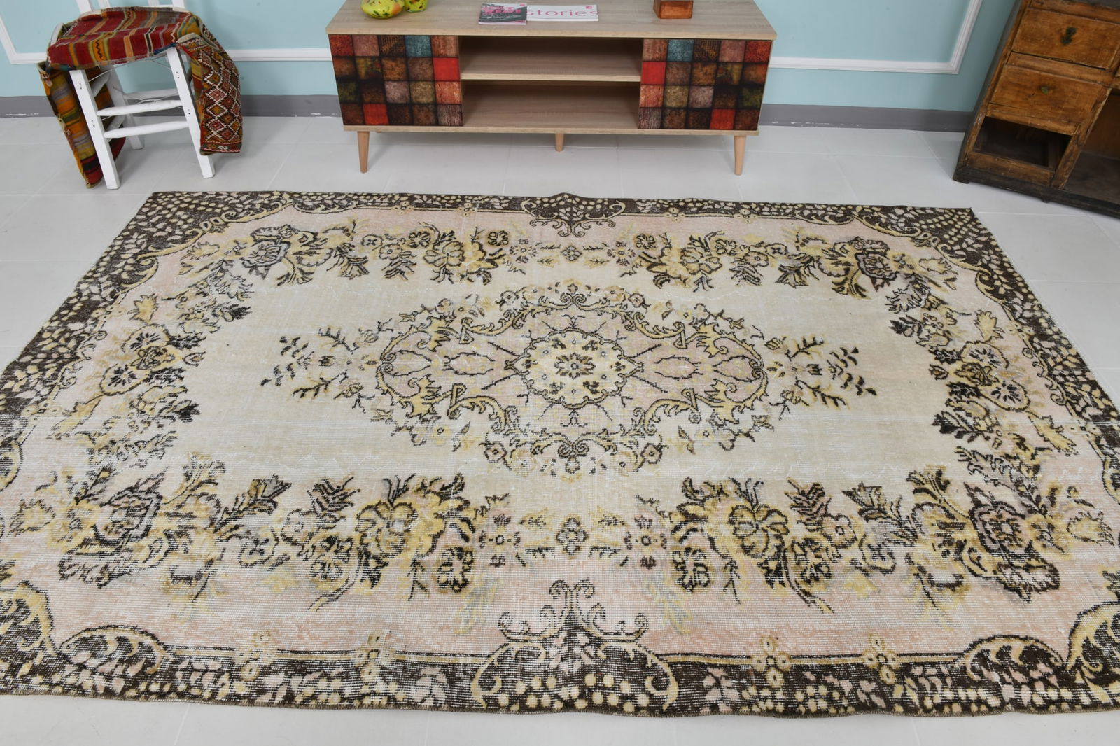 5'8'' x 9'1'' Turkish Vintage Runner Rug - 21653 - 2