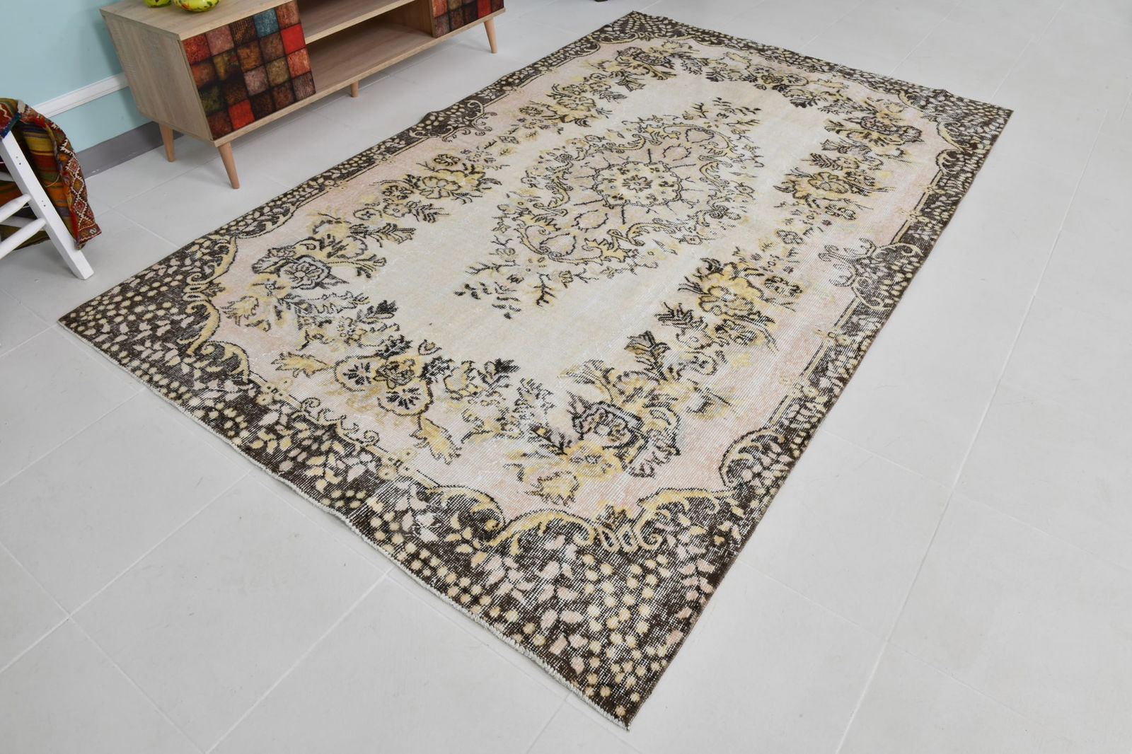 5'8'' x 9'1'' Turkish Vintage Runner Rug - 21653 - 3