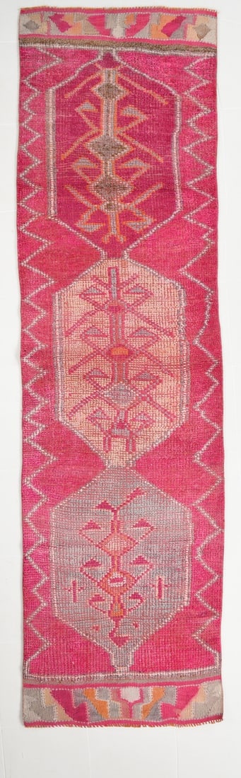3'0'' x 11'0'' Vintage Wool Runner Rug - 18343: Title: 3'0'' x 11'0'' Vintage Wool Runner Rug - 18343Description:3'0'' x 11'0'' Vintage Wool Runner Rug - 18343Origin:TurkiyeDate/Period:1960-90Materials:Wool,CottonDimension:3'0''x11'0'' ft, 93x336