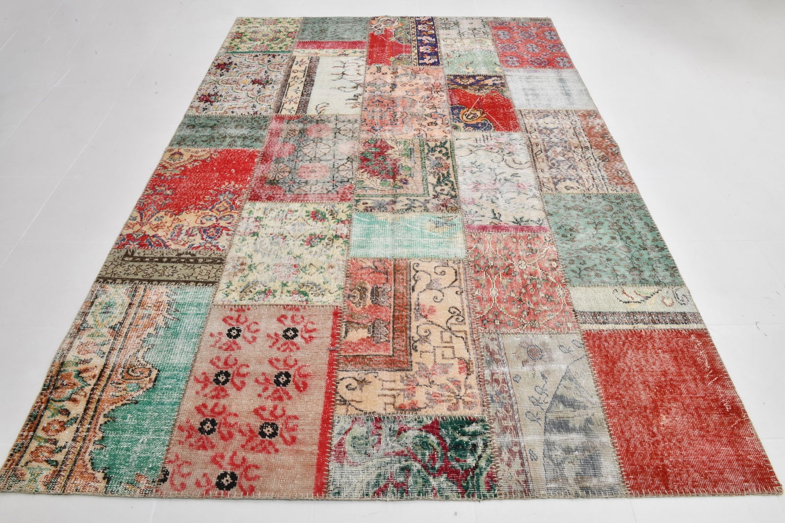 6'9'' x 10'2'' Turkish Vintage Runner Rug - 21737 - 17