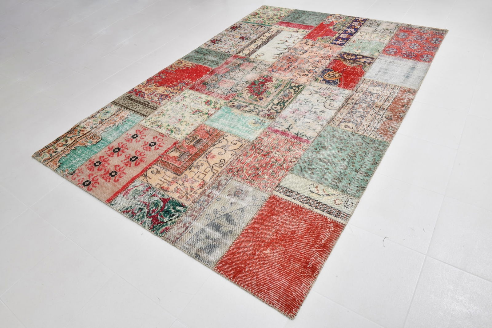 6'9'' x 10'2'' Turkish Vintage Runner Rug - 21737 - 18