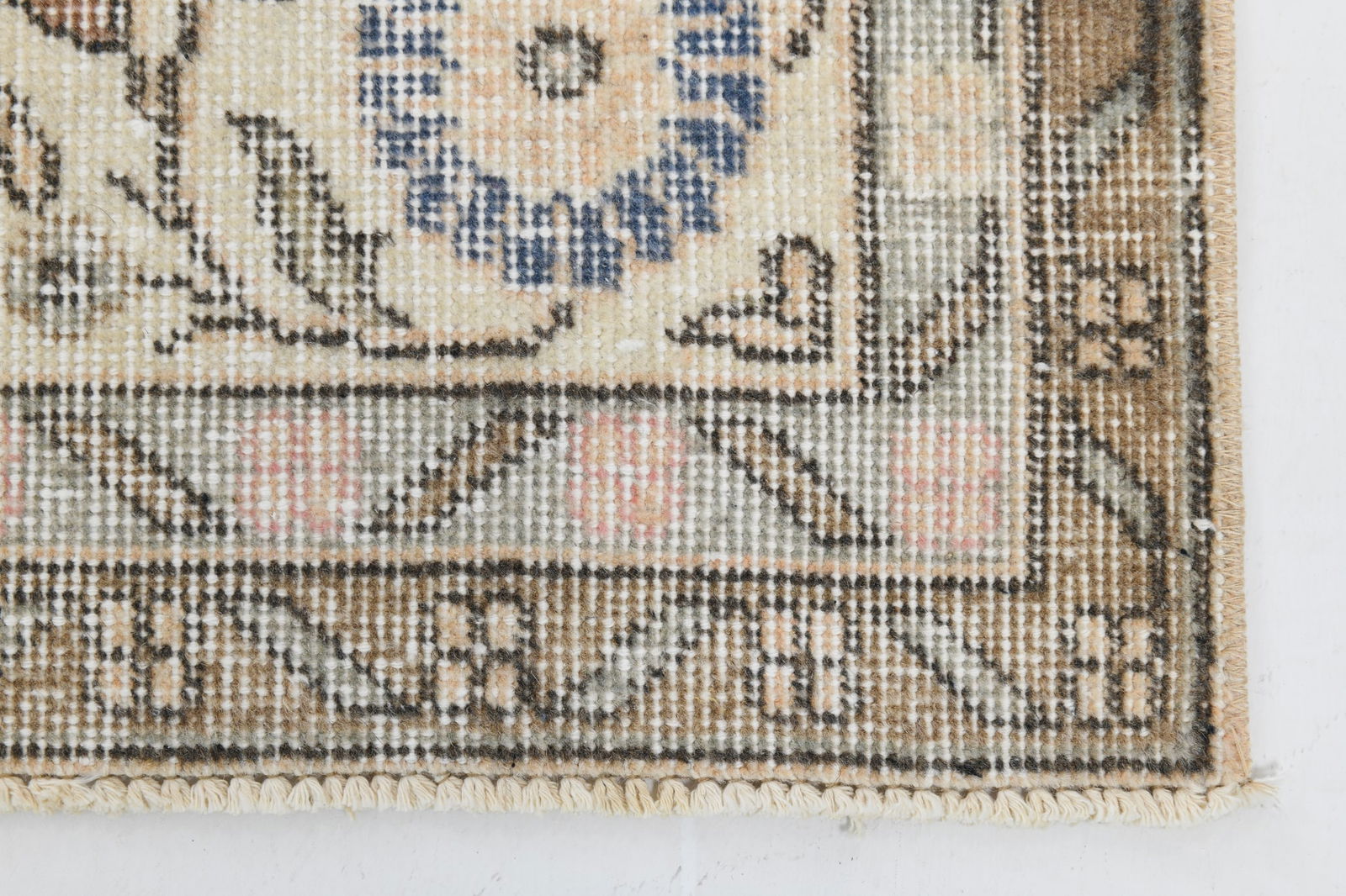 7'3'' x 9'10'' Handmade Vintage Wool Rug - 18645 - 11