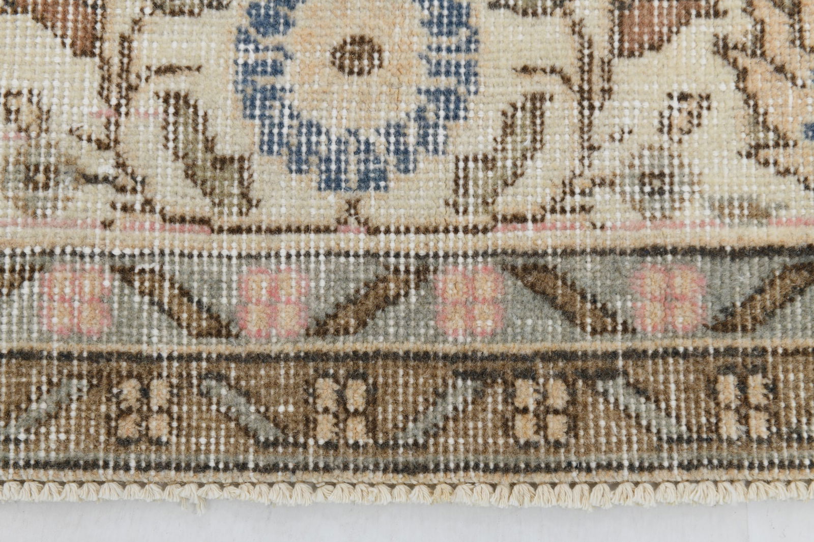 7'3'' x 9'10'' Handmade Vintage Wool Rug - 18645 - 12