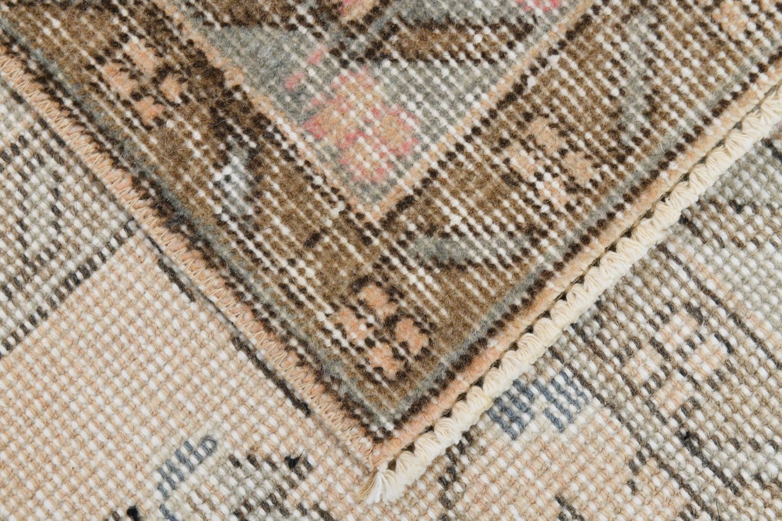 7'3'' x 9'10'' Handmade Vintage Wool Rug - 18645 - 18