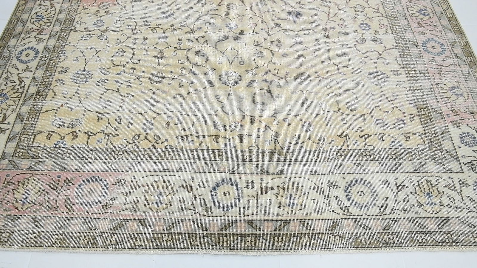 7'3'' x 9'10'' Handmade Vintage Wool Rug - 18645 - 19