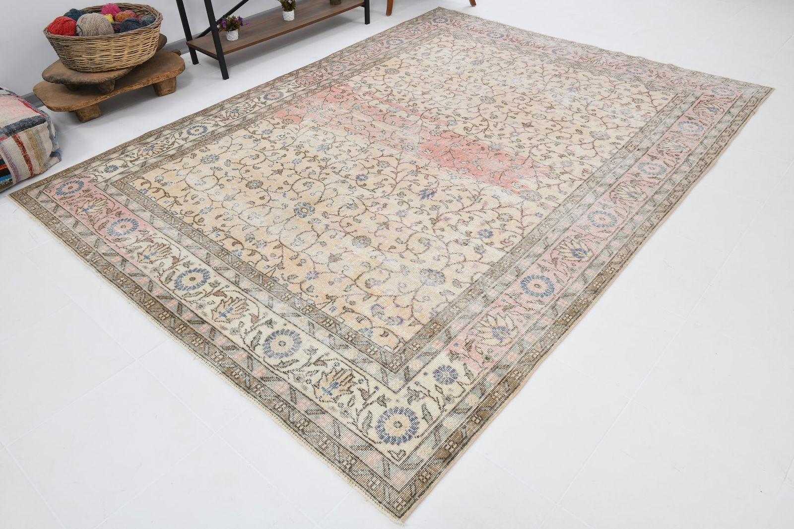 7'3'' x 9'10'' Handmade Vintage Wool Rug - 18645 - 4